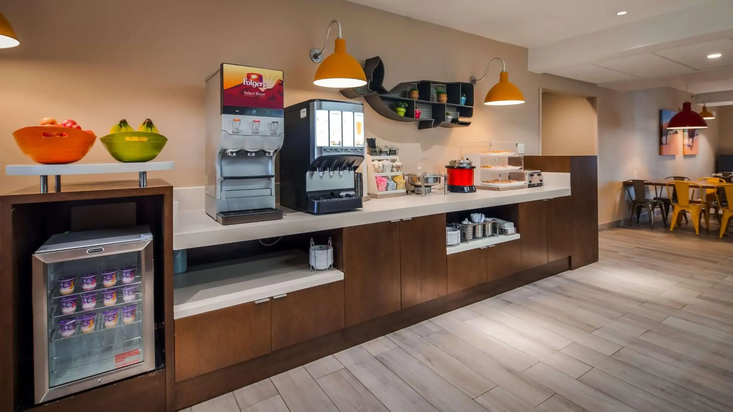 Breakfast in Best Western Beachside Inn Breakfast in Best Western Beachside Inn