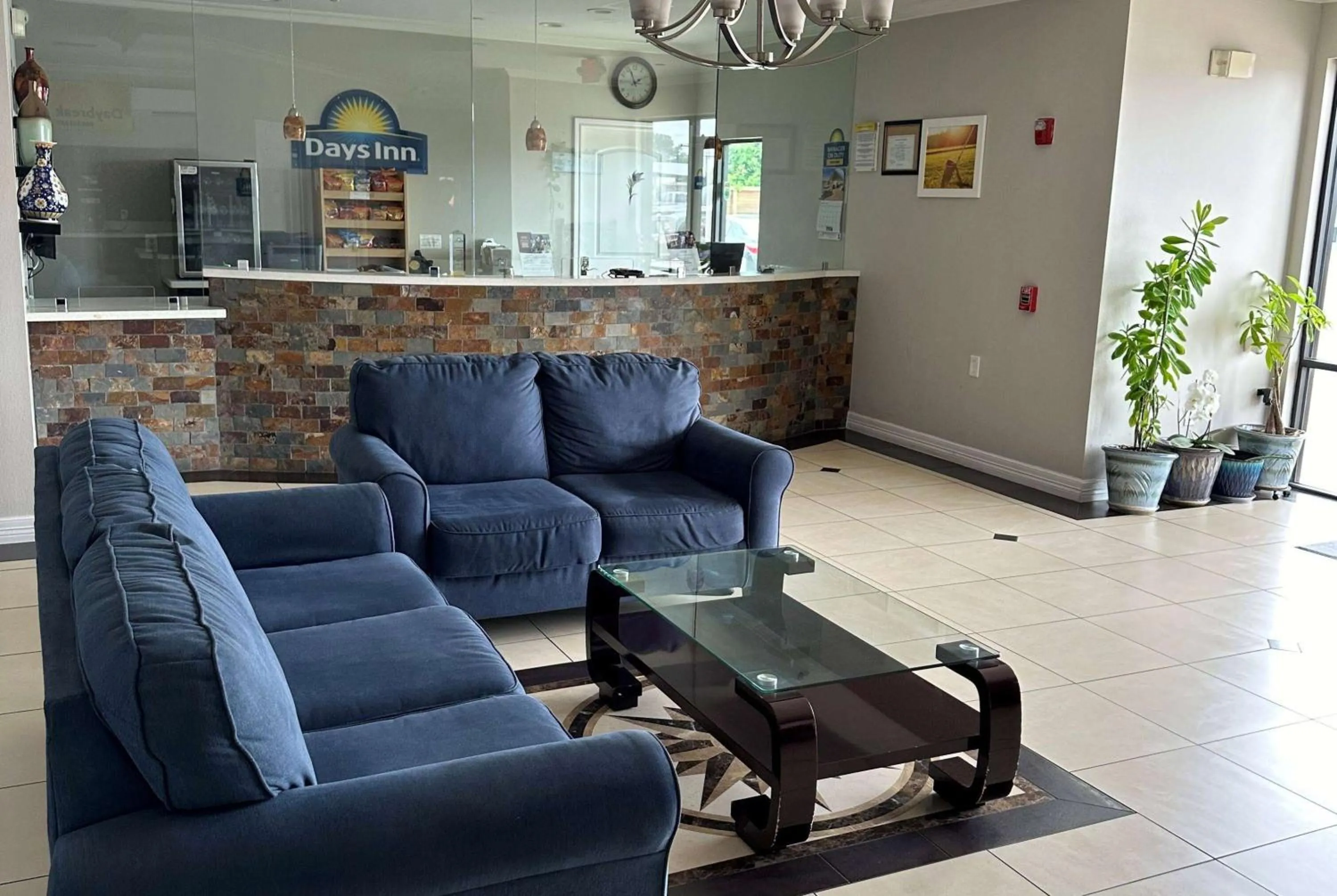 Lobby or reception in Days Inn by Wyndham Humble/Houston Intercontinental Airport