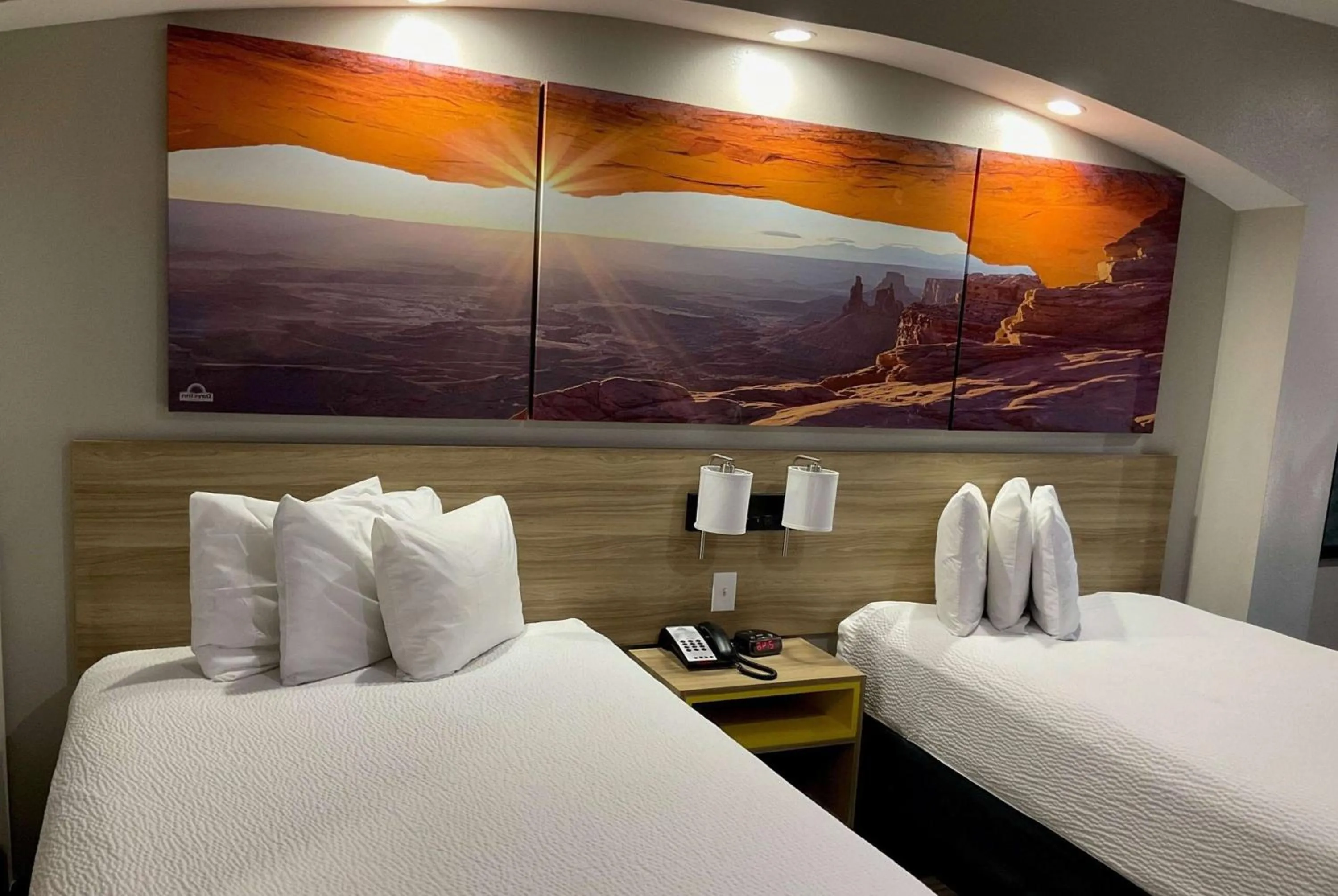 Photo of the whole room, Bed in Days Inn by Wyndham Humble/Houston Intercontinental Airport