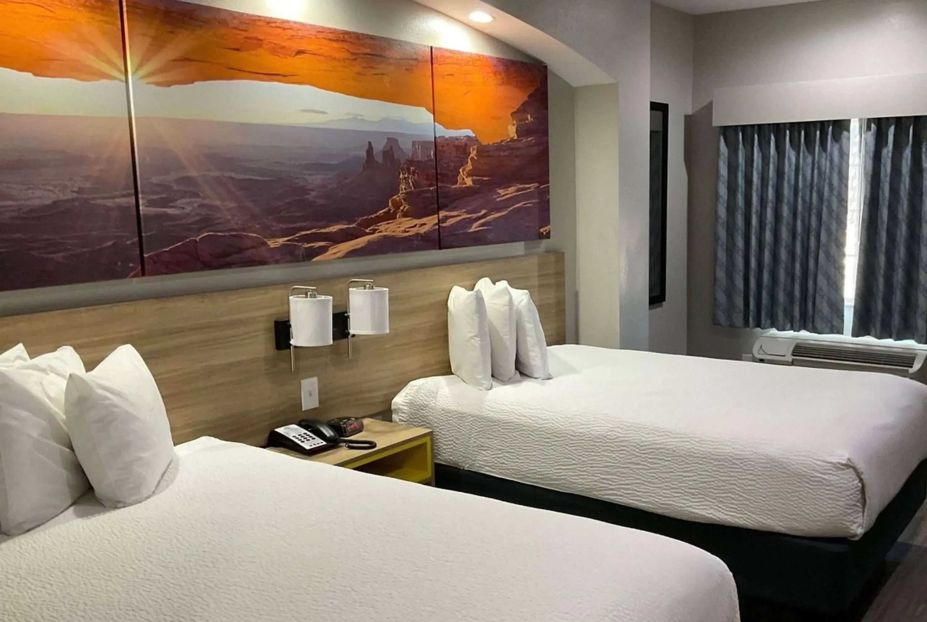 Photo of the whole room, Bed in Days Inn by Wyndham Humble/Houston Intercontinental Airport Photo of the whole room, Bed in Days Inn by Wyndham Humble/Houston Intercontinental Airport