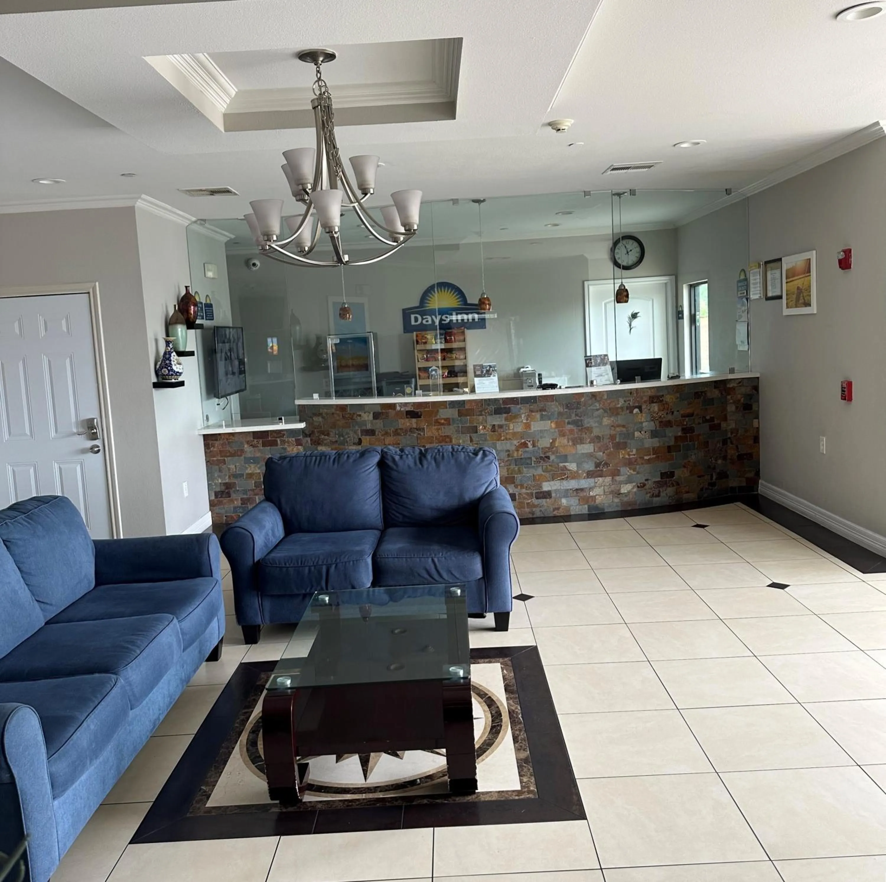 Lobby or reception in Days Inn by Wyndham Humble/Houston Intercontinental Airport