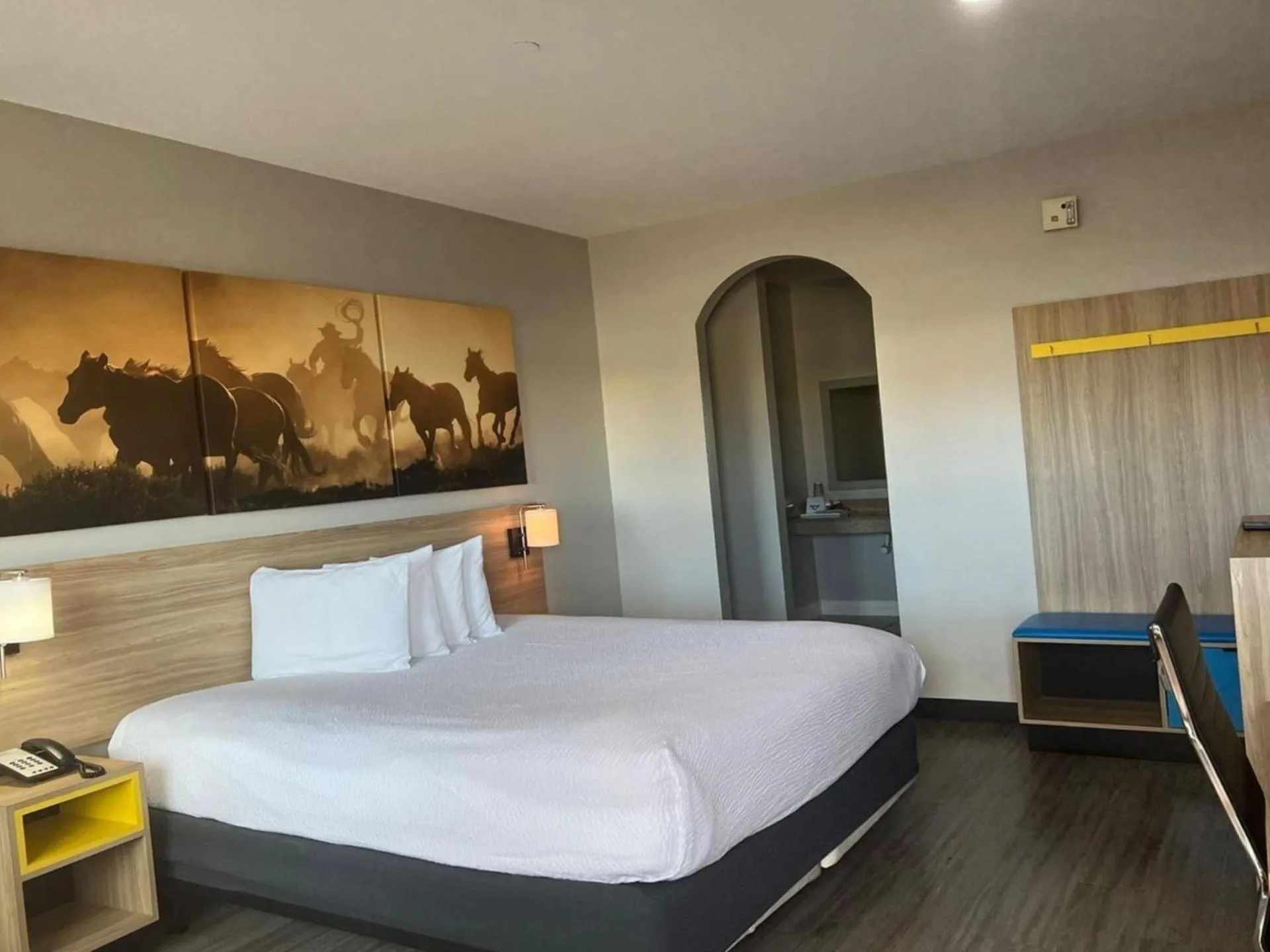 Bedroom, Bed in Days Inn by Wyndham Humble/Houston Intercontinental Airport