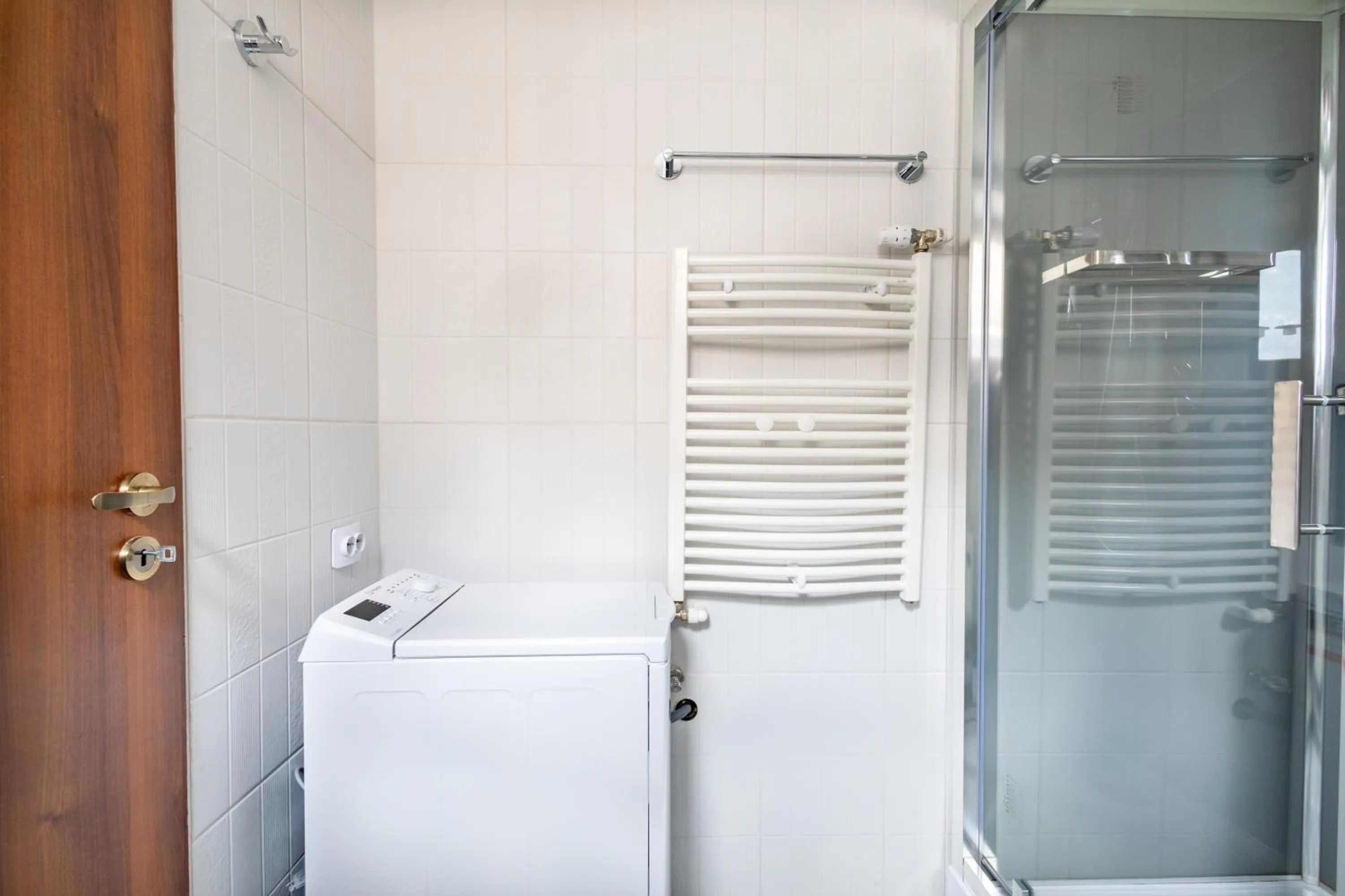 Downtown Victoria Apartments By CityBookings