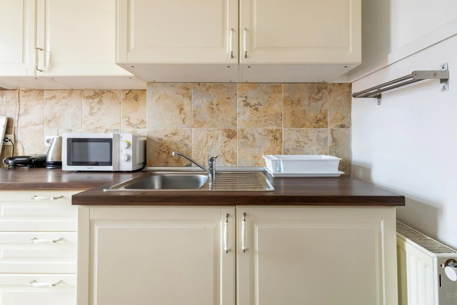 Downtown Victoria Apartments By CityBookings