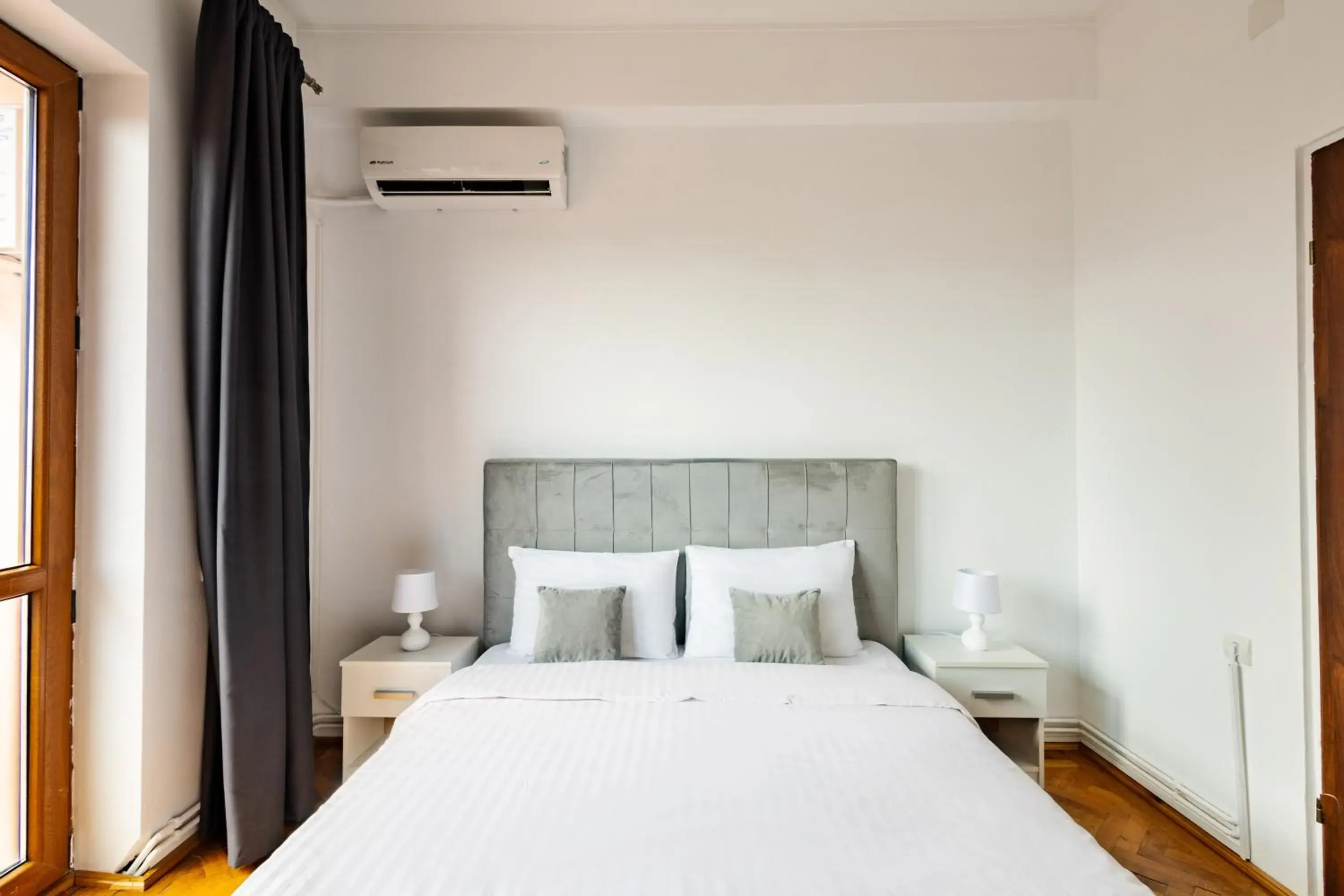 Deluxe Apartment in Downtown Victoria Apartments By CityBookings Deluxe Apartment in Downtown Victoria Apartments By CityBookings