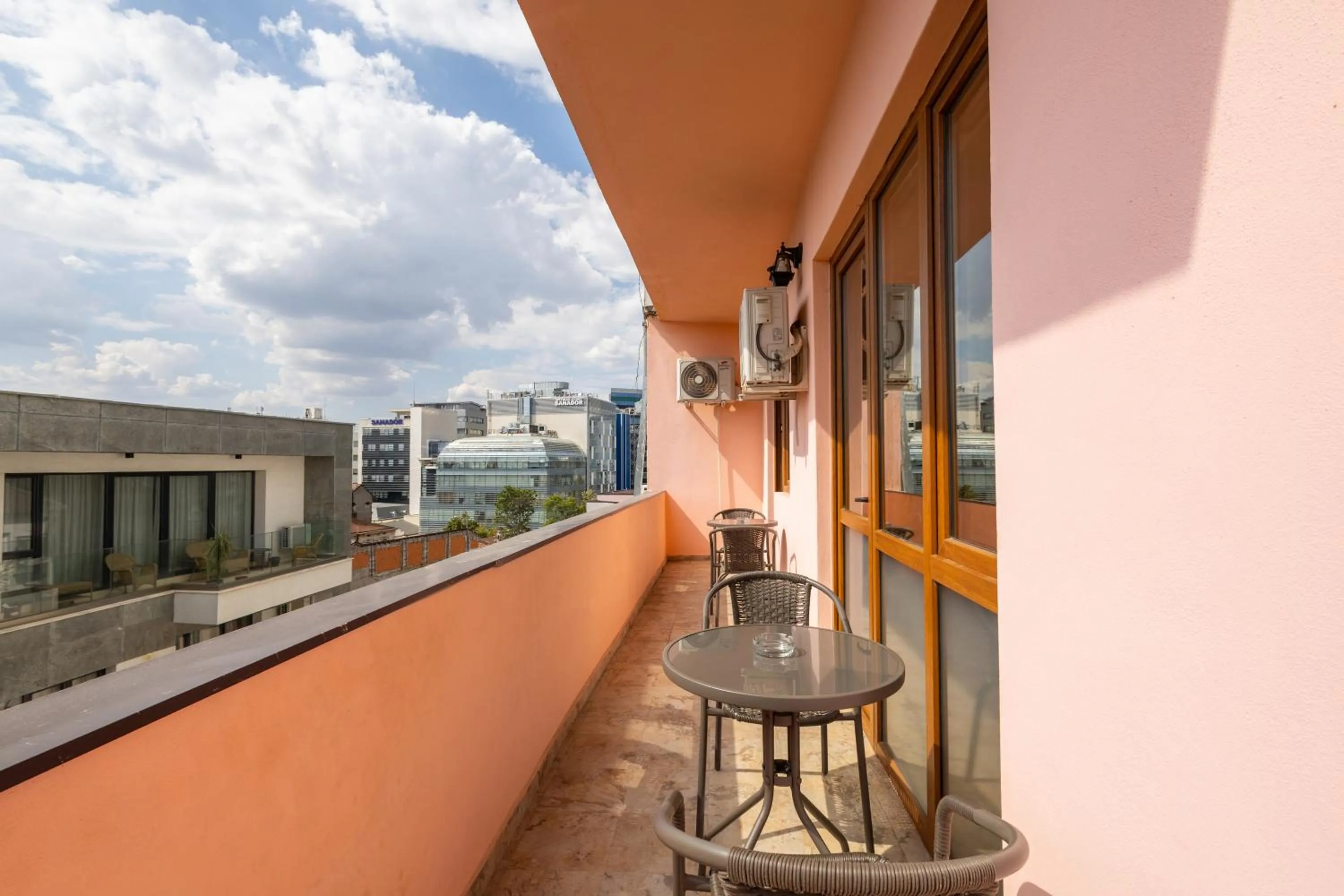 Downtown Victoria Apartments By CityBookings