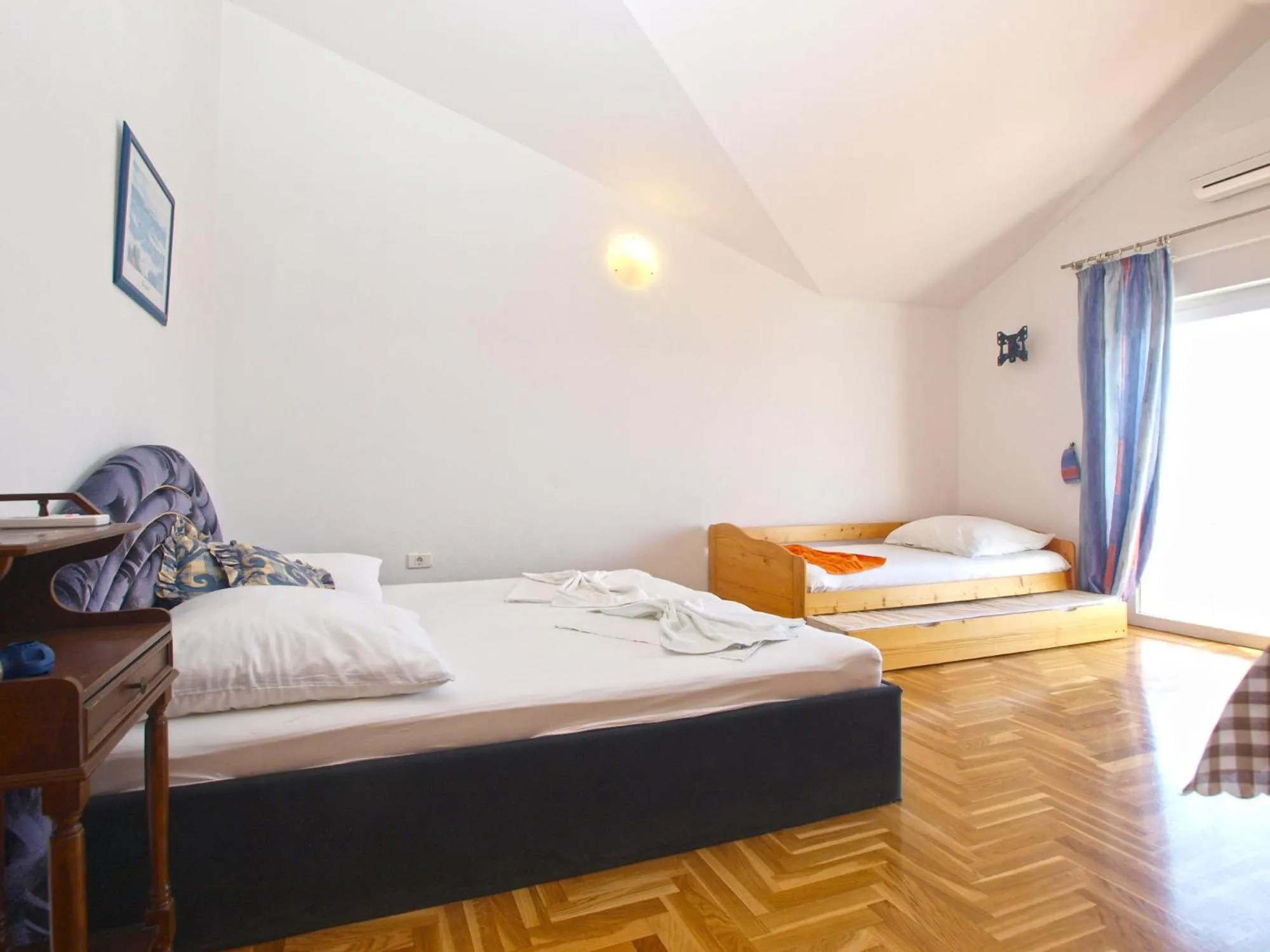Bed in Apartments Anto 1598