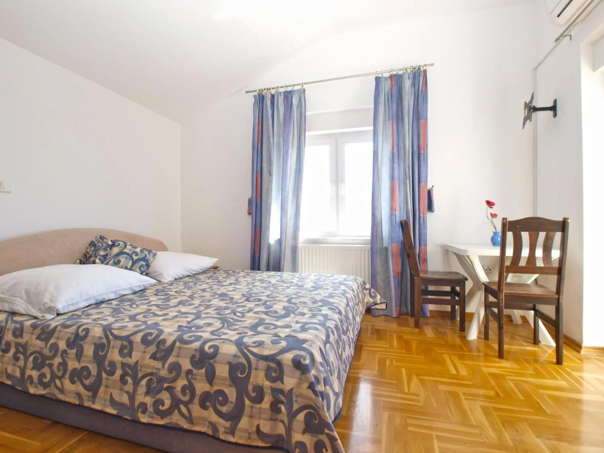 Bed in Apartments Anto 1598
