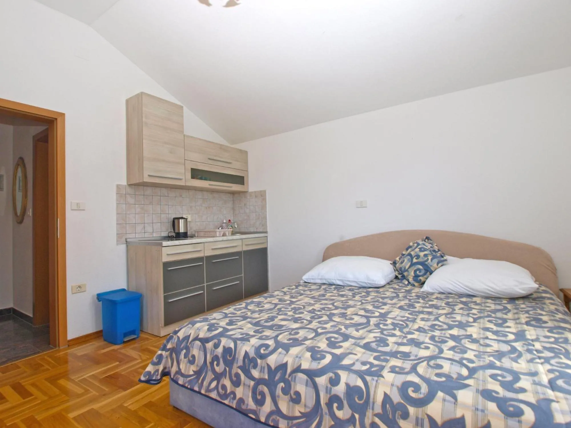 Bed in Apartments Anto 1598