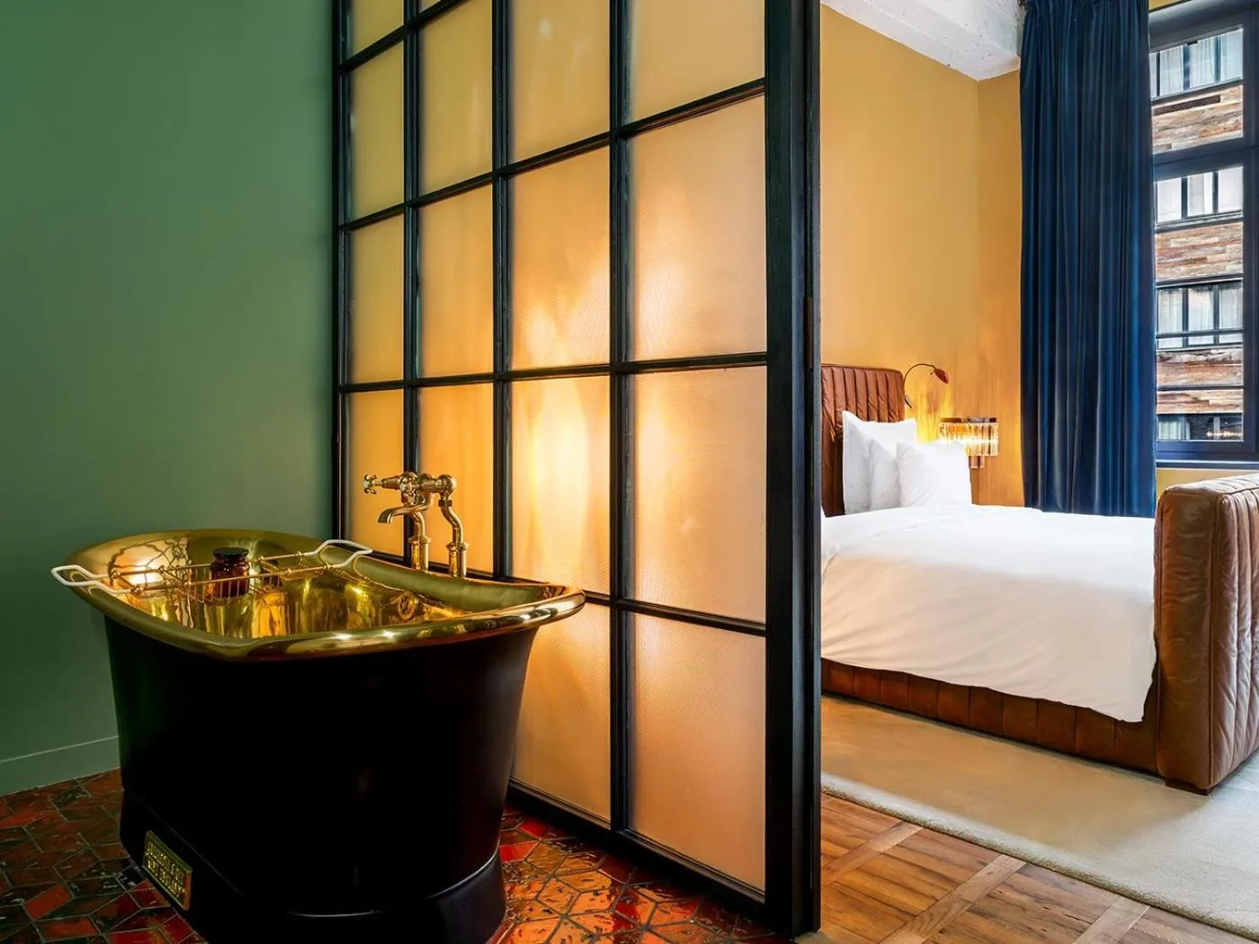 Bathroom, Bed in Stamba Hotel