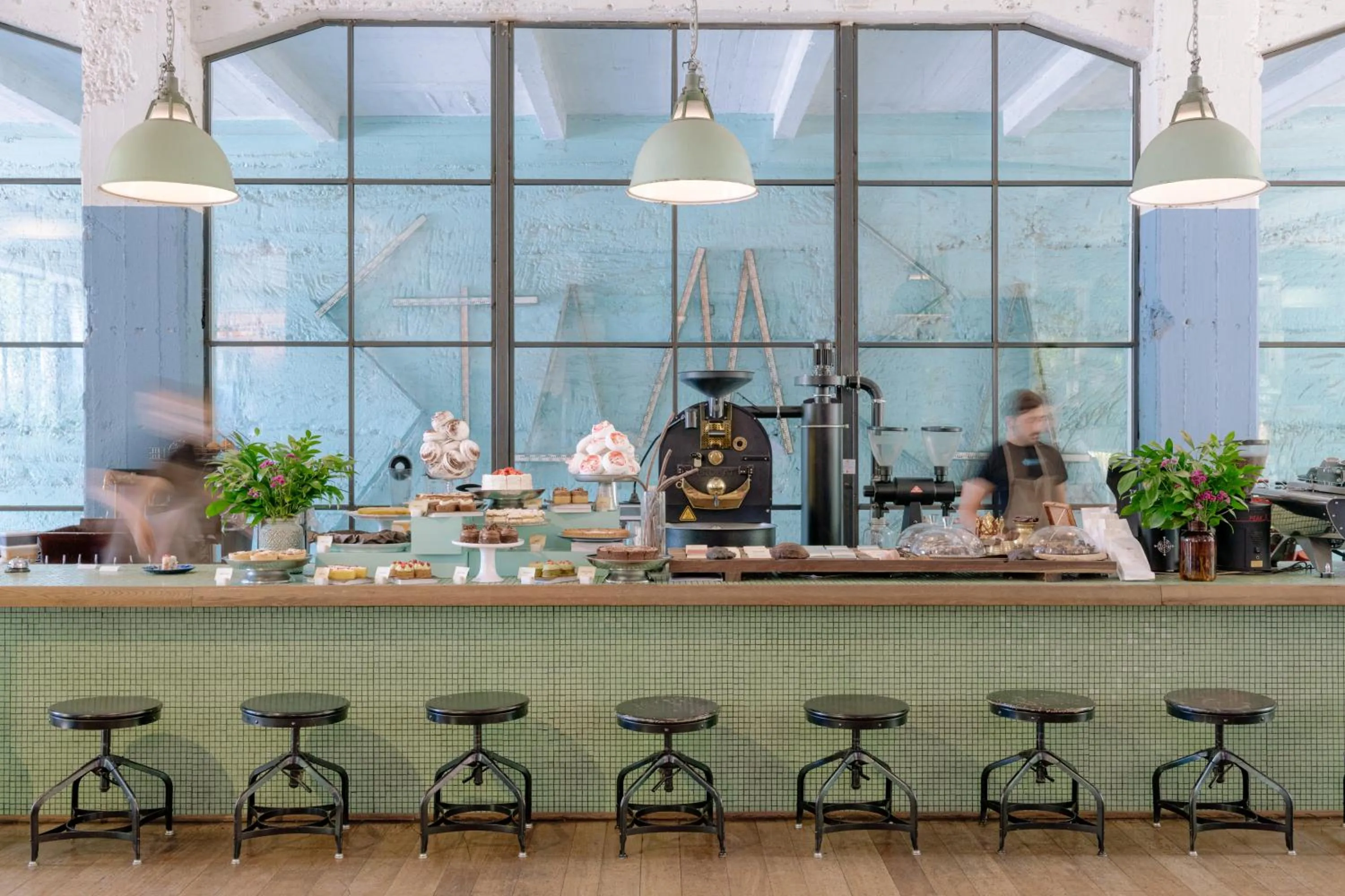 Restaurant/places to eat in Stamba Hotel