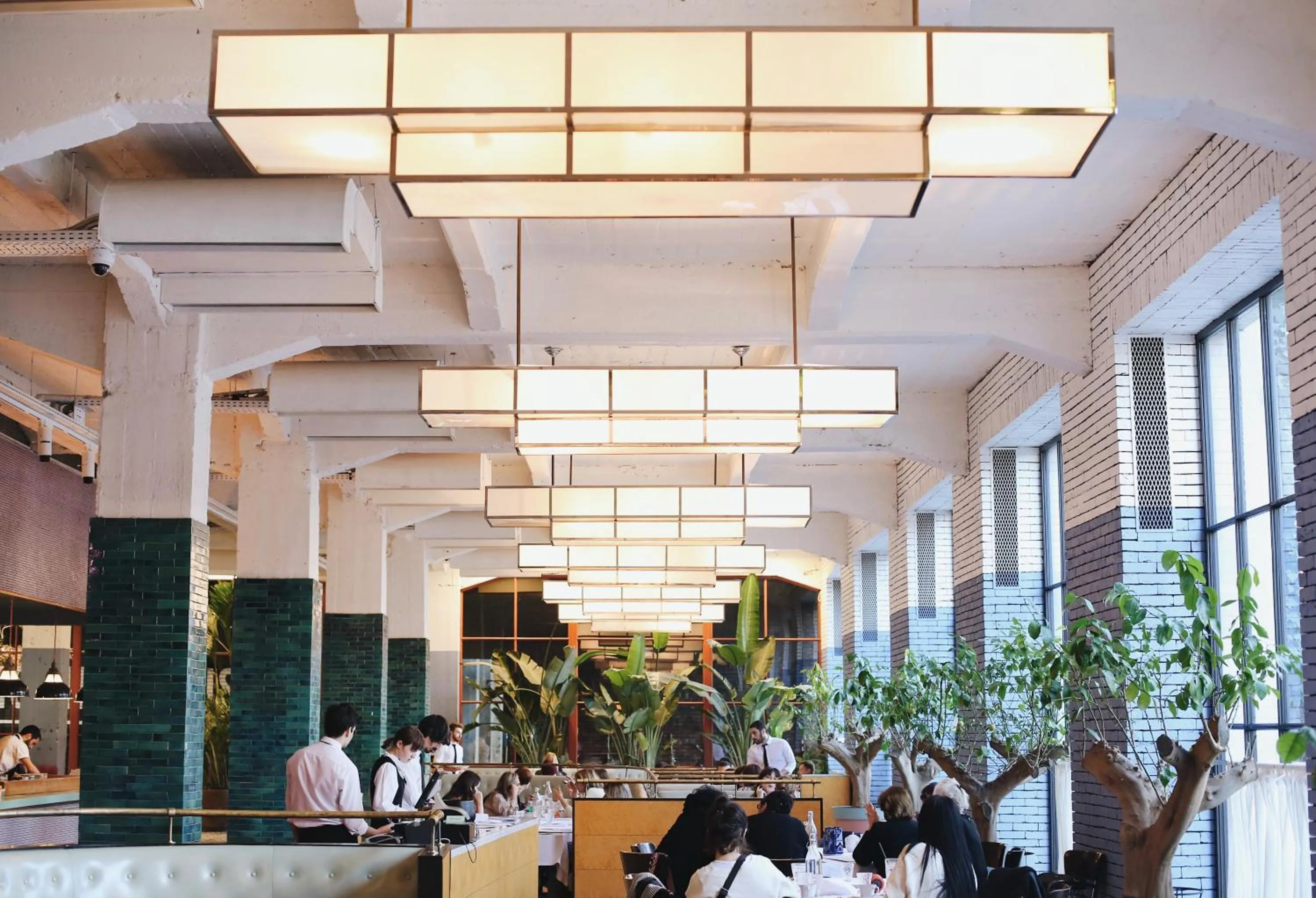 Restaurant/places to eat in Stamba Hotel