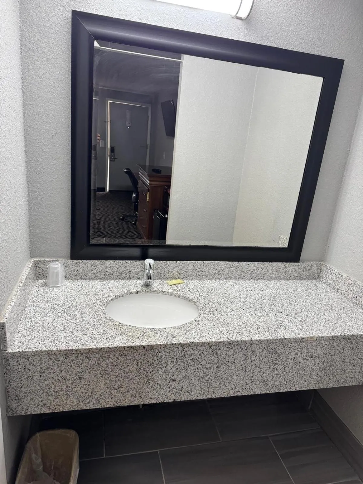 Budgetel Inn & Suites