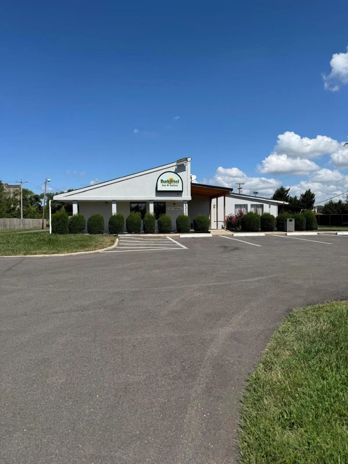 Budgetel Inn & Suites