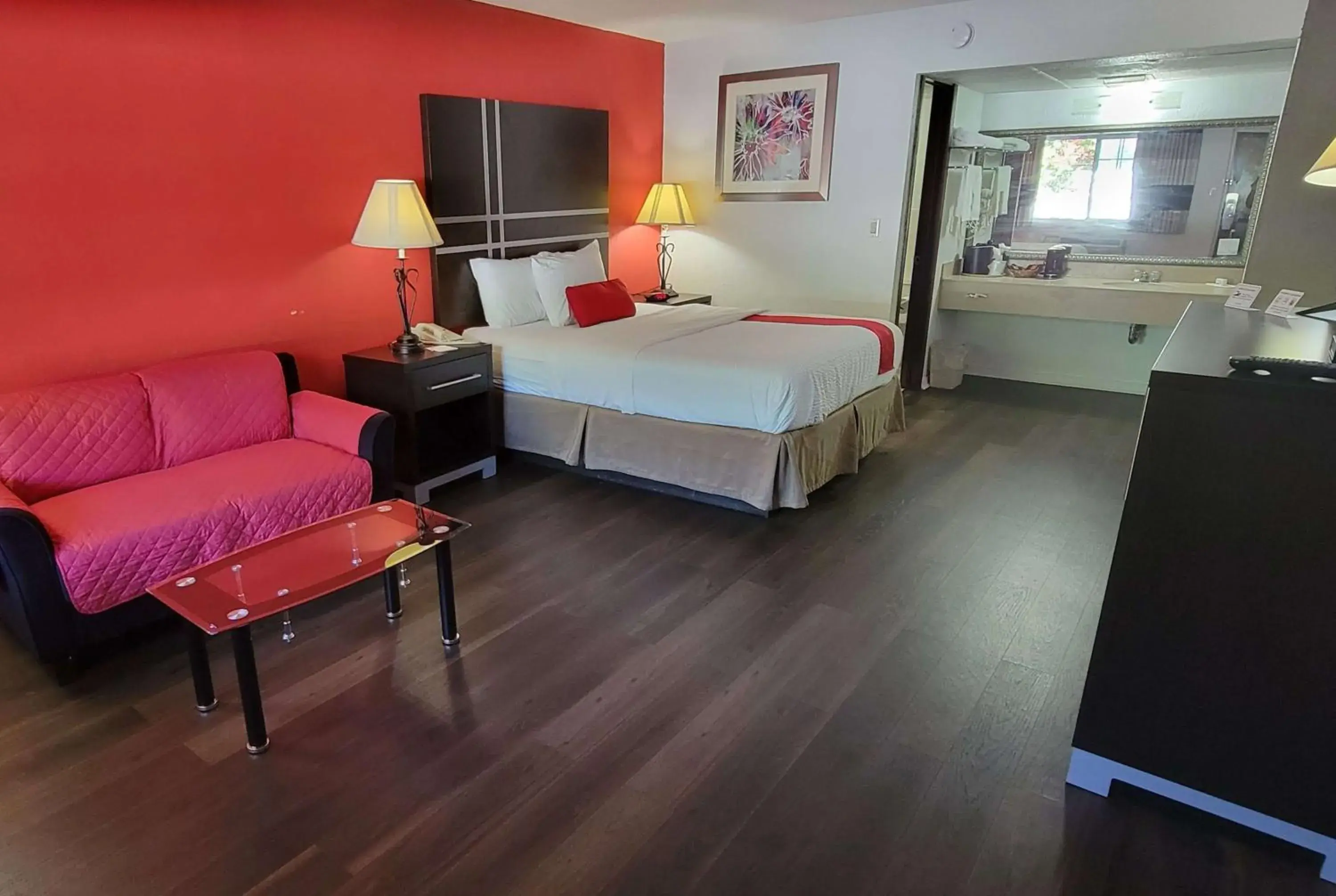 Photo of the whole room, Bed in Ramada by Wyndham Mountain Home Photo of the whole room, Bed in Ramada by Wyndham Mountain Home