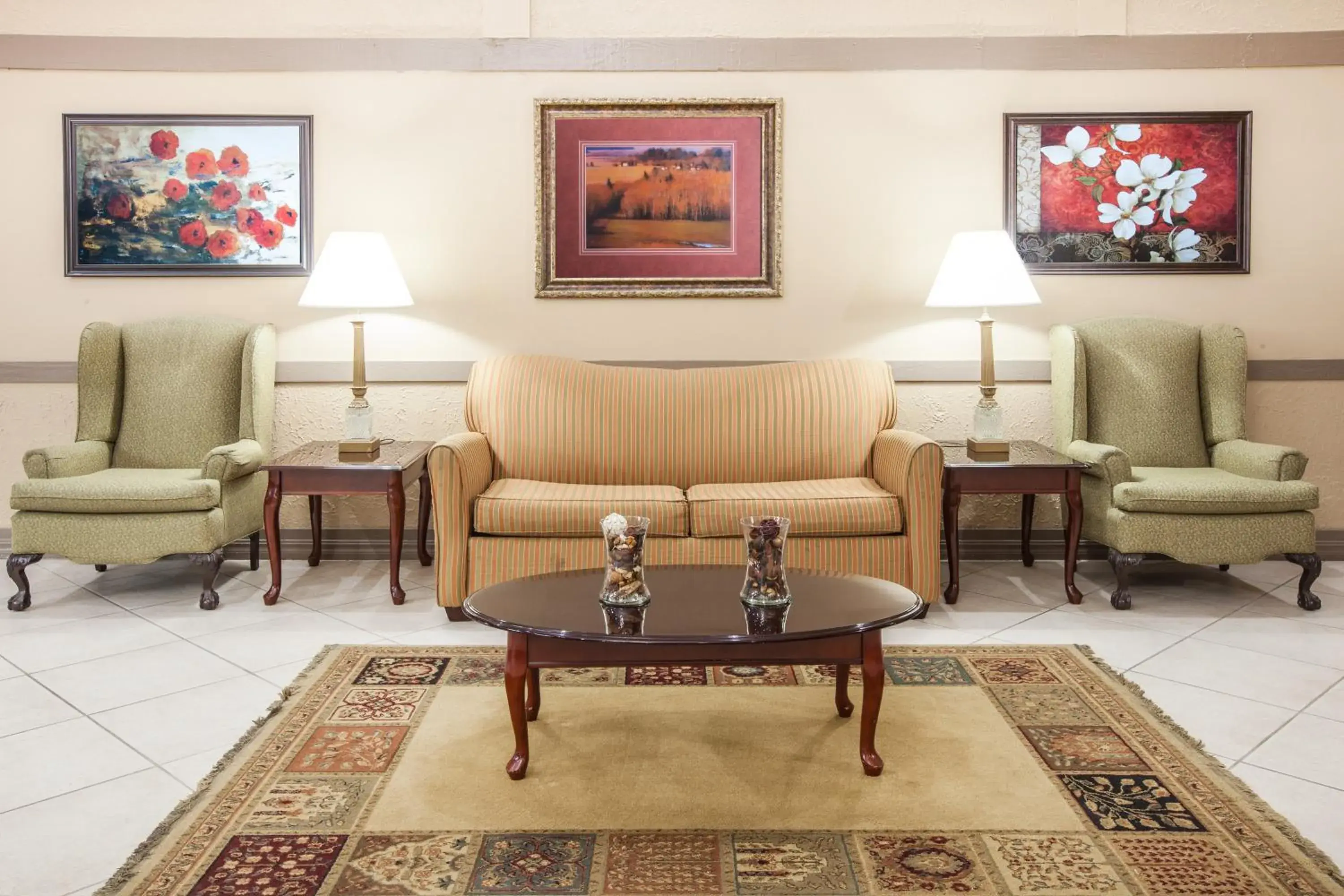 Lobby or reception in Ramada by Wyndham Mountain Home Lobby or reception in Ramada by Wyndham Mountain Home