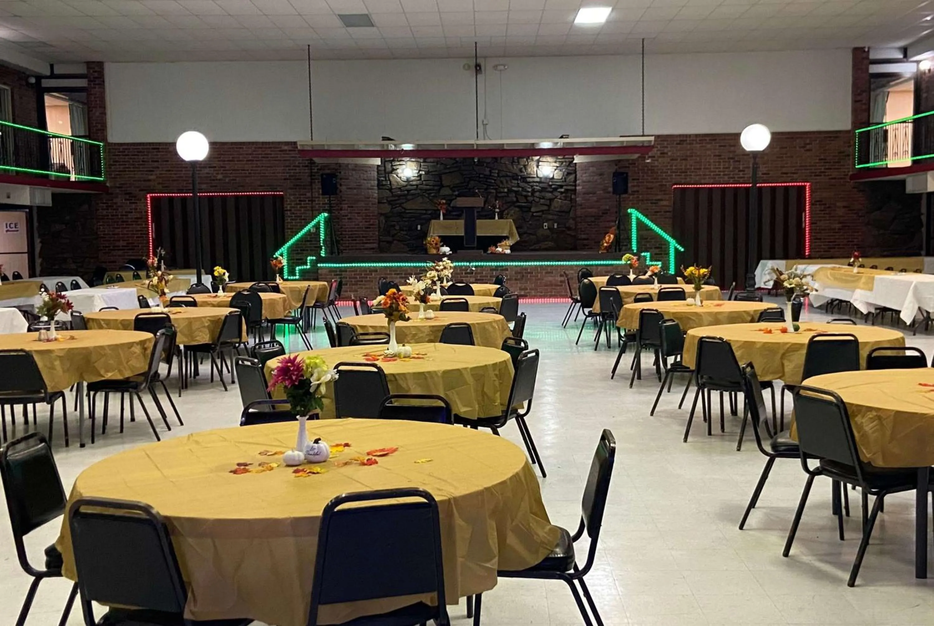 Meeting/conference room in Ramada by Wyndham Mountain Home