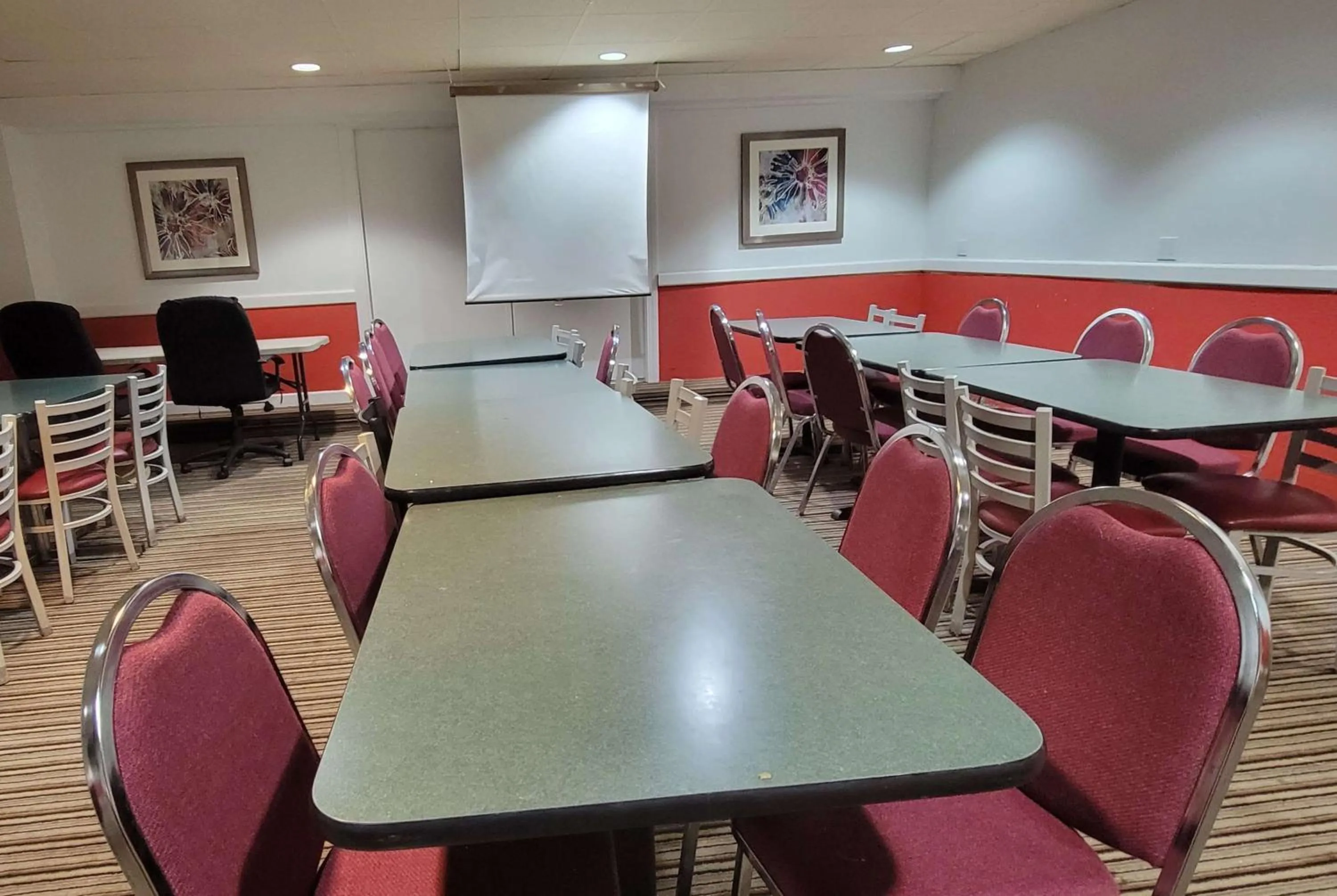 Meeting/conference room in Ramada by Wyndham Mountain Home