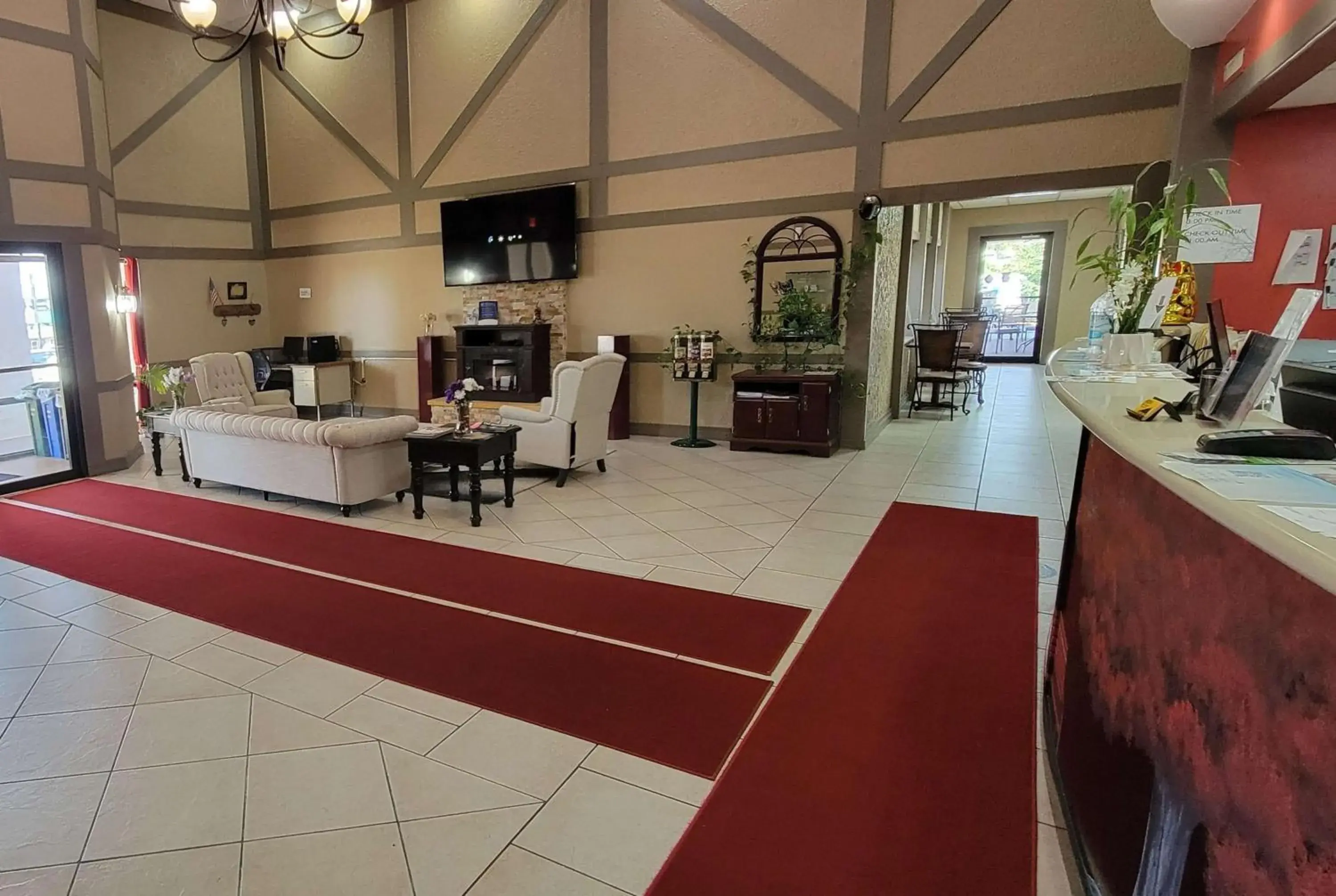 Lobby or reception in Ramada by Wyndham Mountain Home Lobby or reception in Ramada by Wyndham Mountain Home