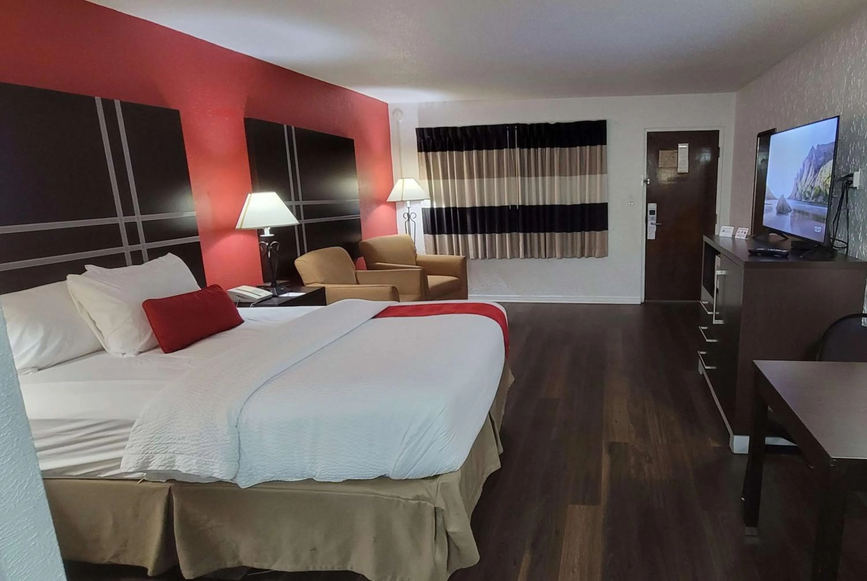 Photo of the whole room, Bed in Ramada by Wyndham Mountain Home