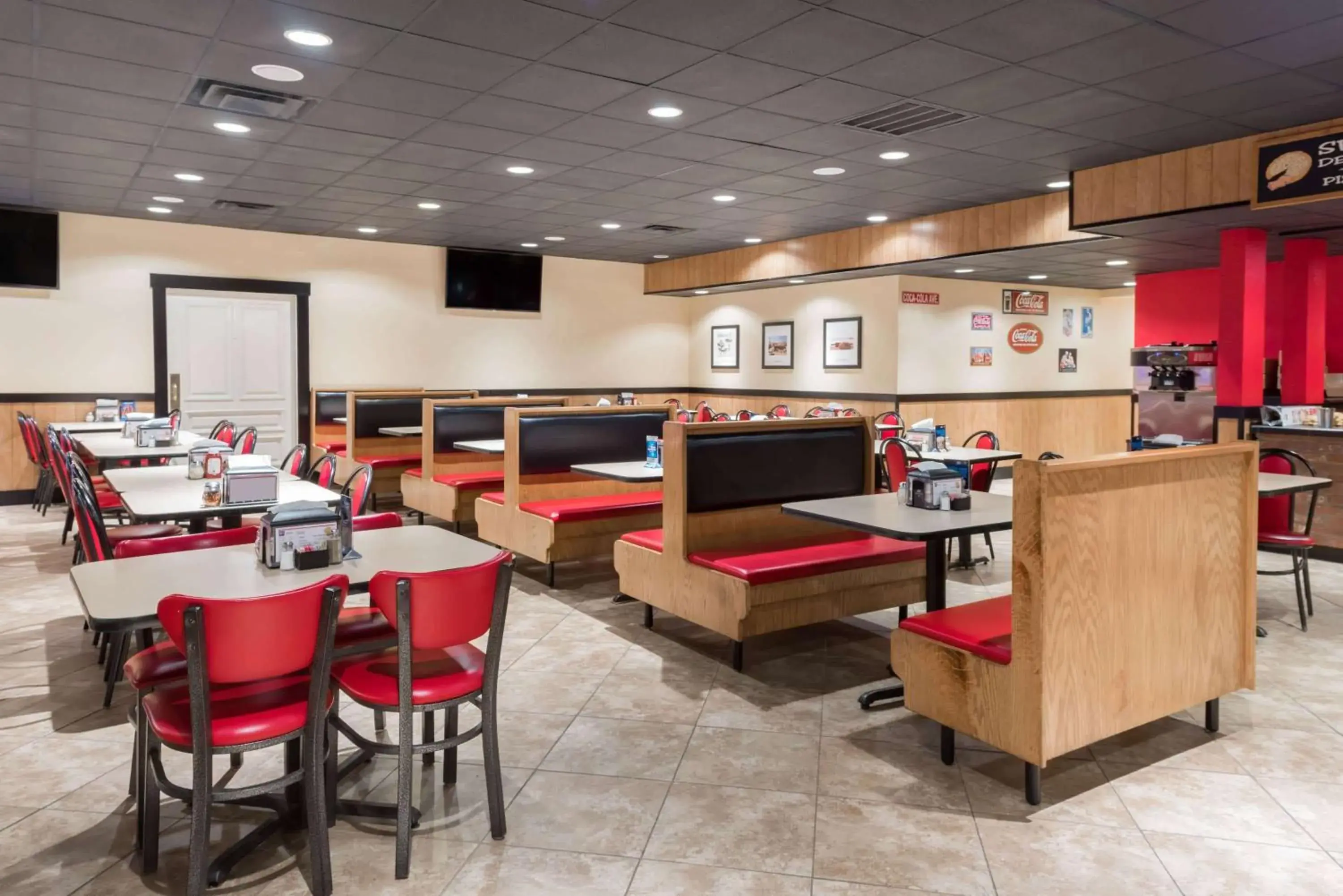 Restaurant/places to eat in Ramada by Wyndham Mountain Home Restaurant/places to eat in Ramada by Wyndham Mountain Home