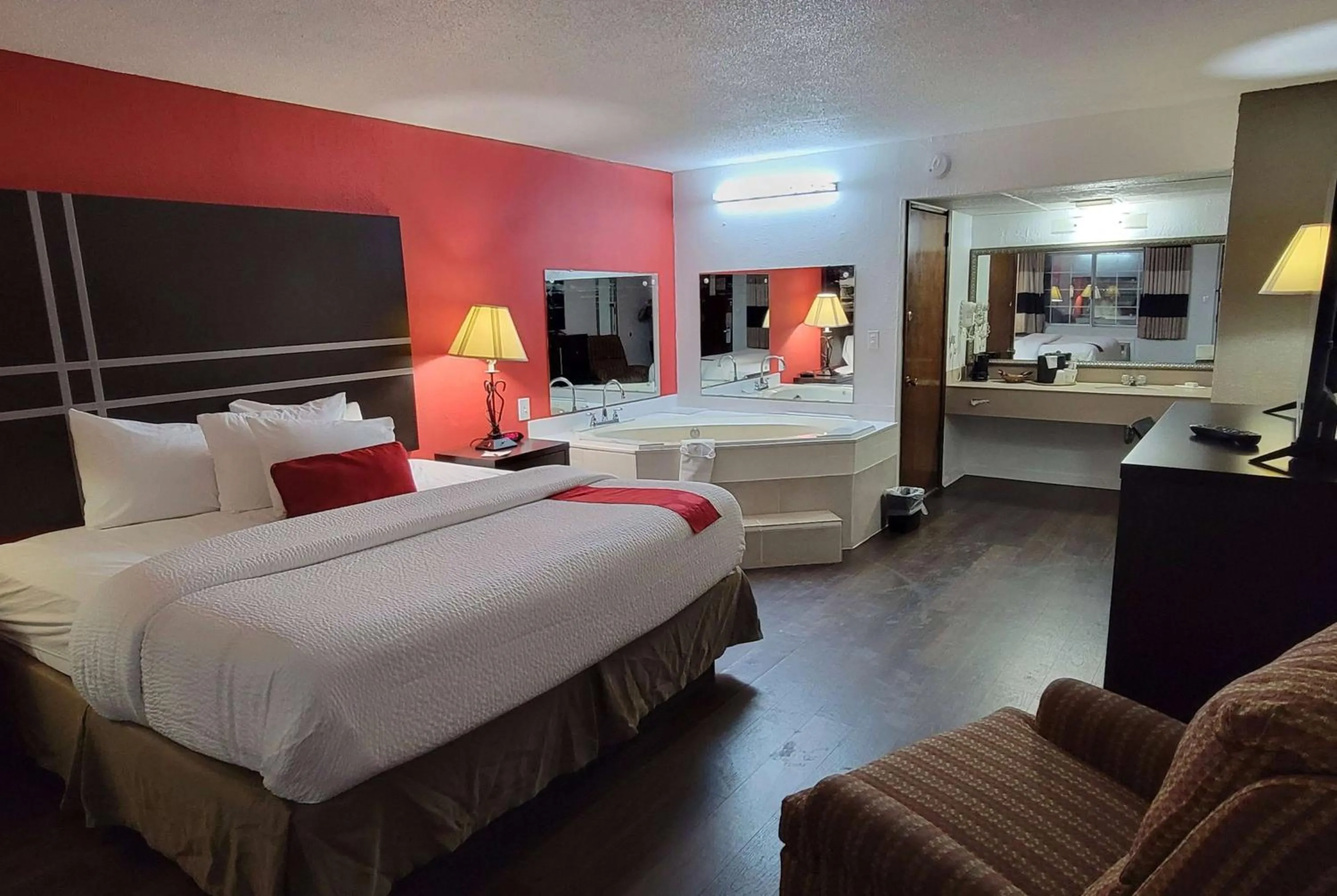 Photo of the whole room, Bed in Ramada by Wyndham Mountain Home