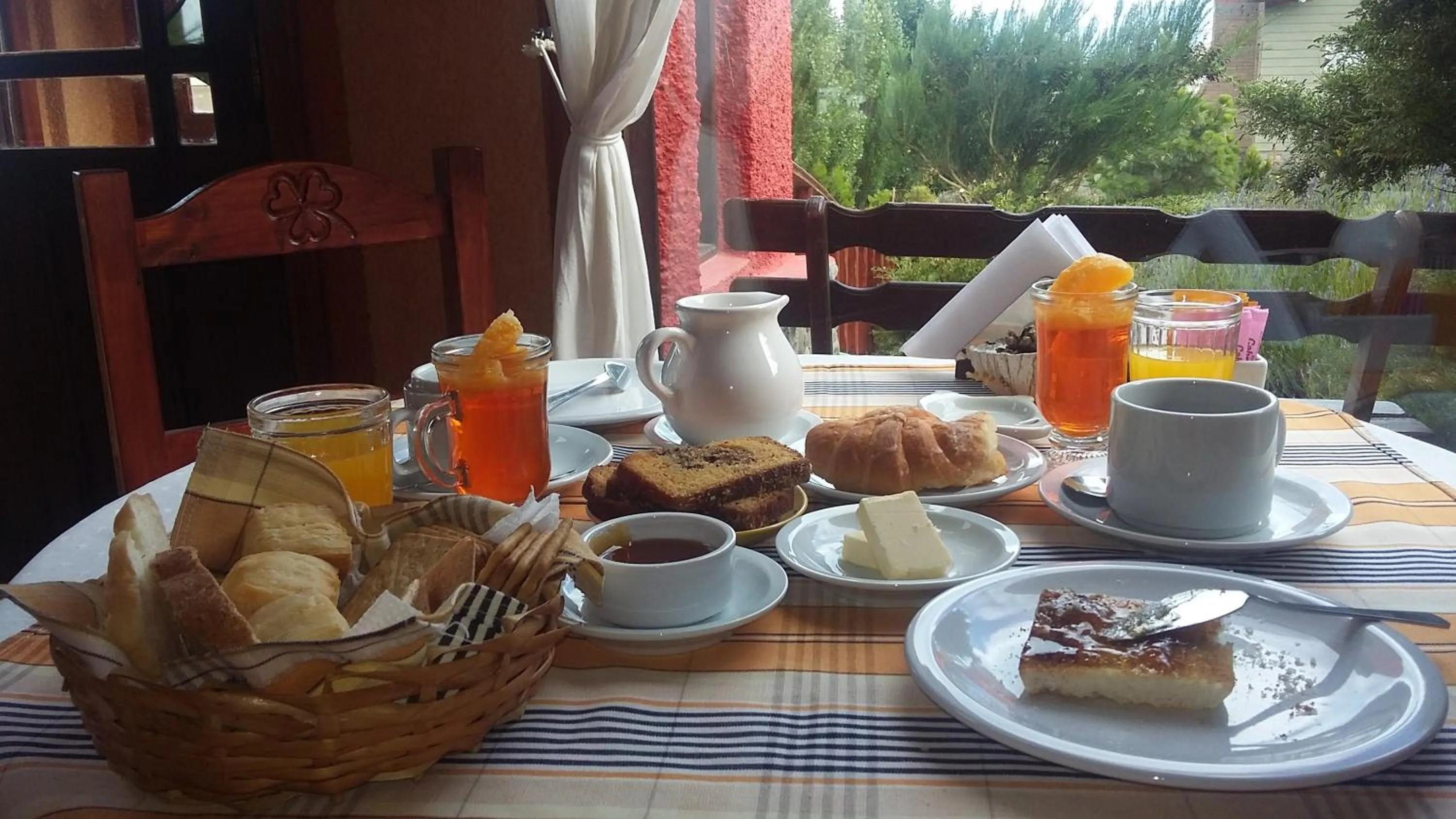 Breakfast in Hosteria Rukahué