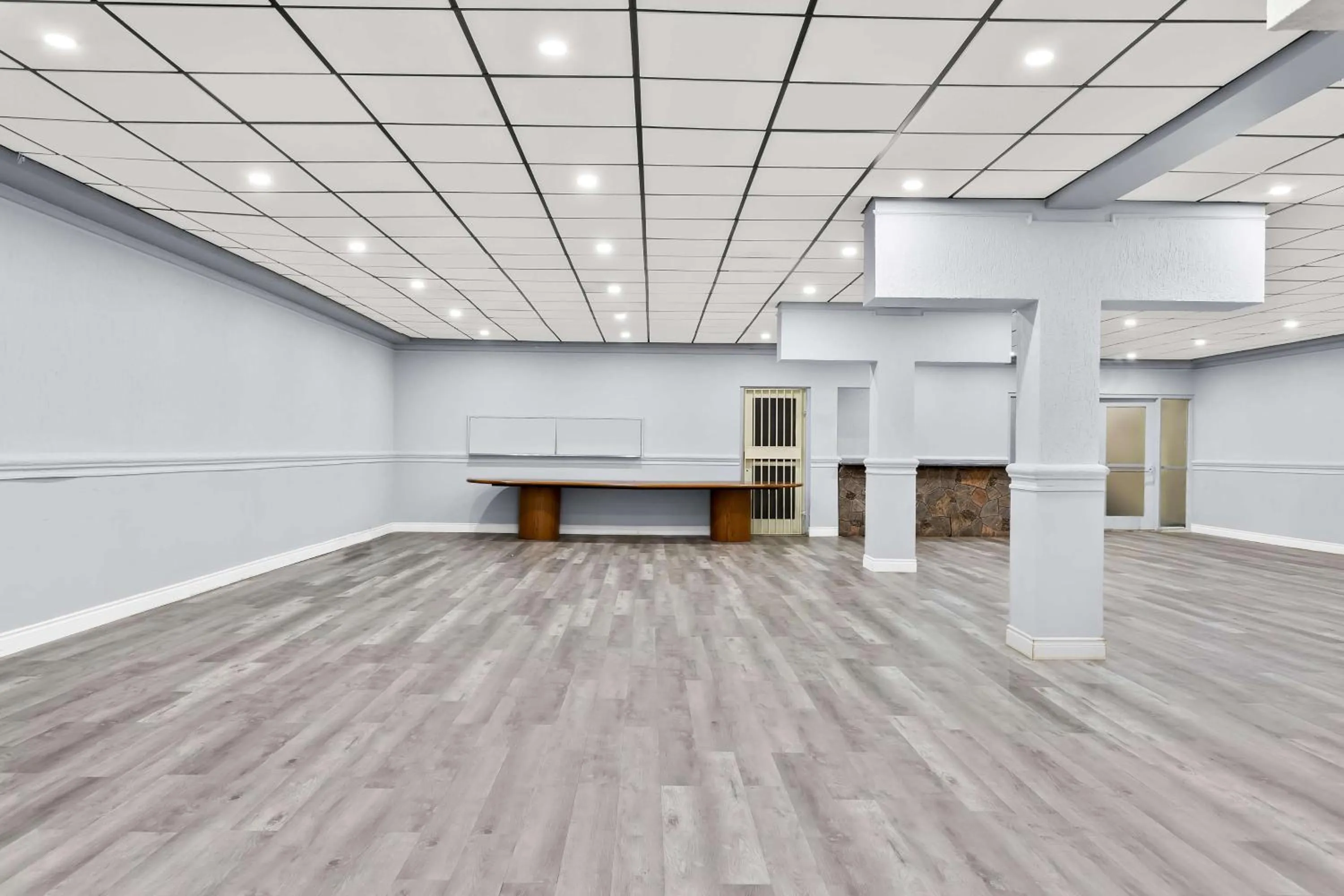 Banquet/Function facilities in SureStay Plus by Best Western Windsor