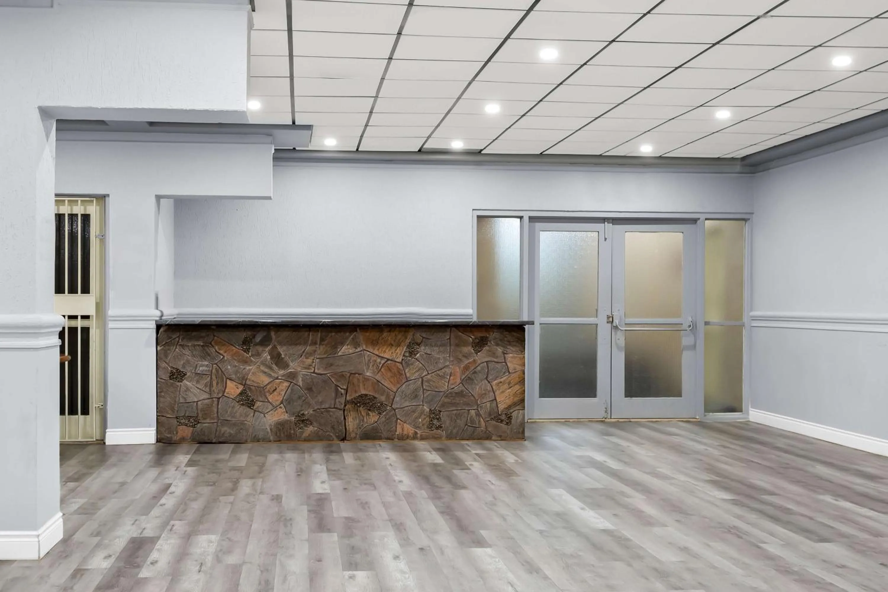 Banquet/Function facilities in SureStay Plus by Best Western Windsor