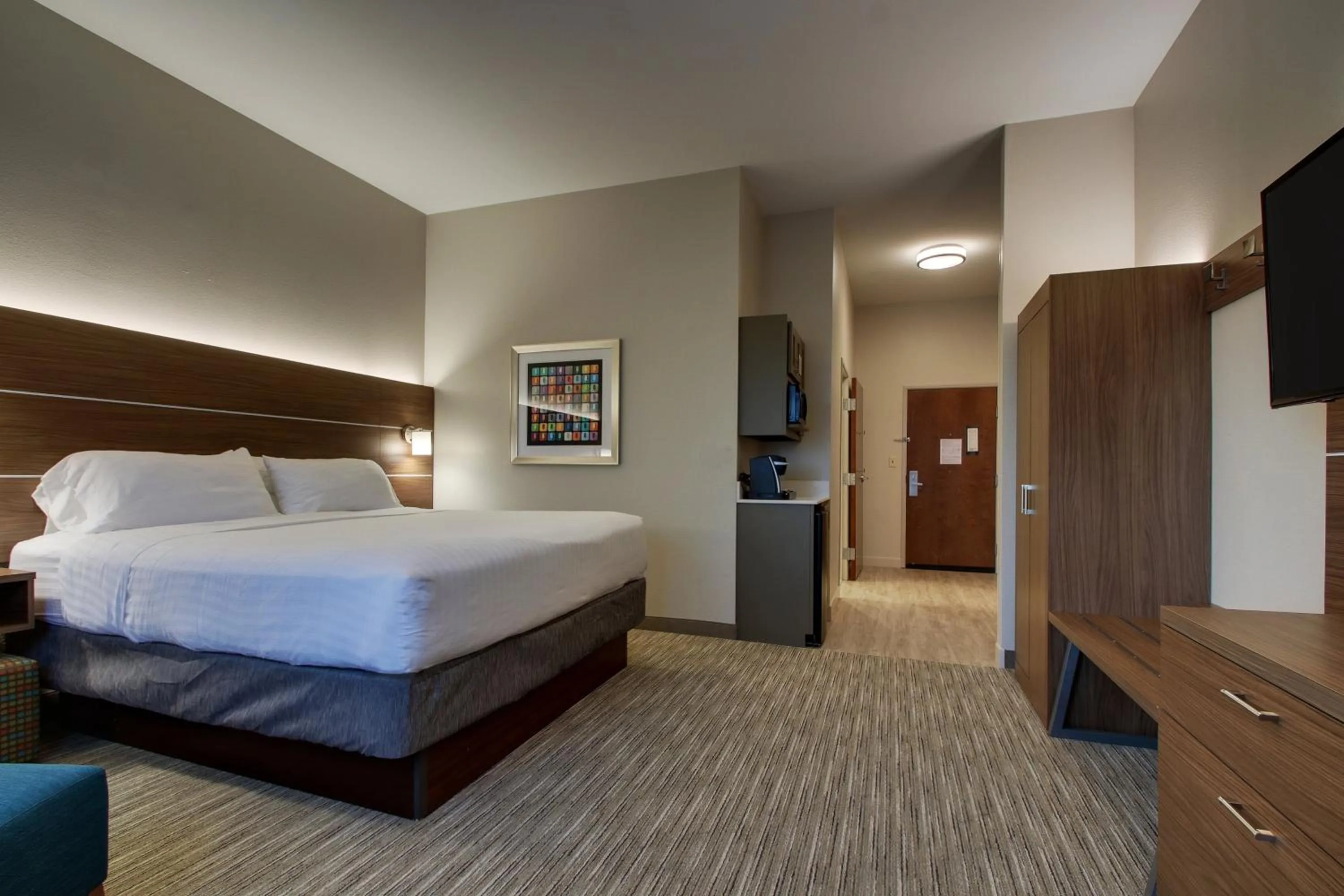 Photo of the whole room, Bed in Holiday Inn Express Vernon College Area Highway 287 by IHG