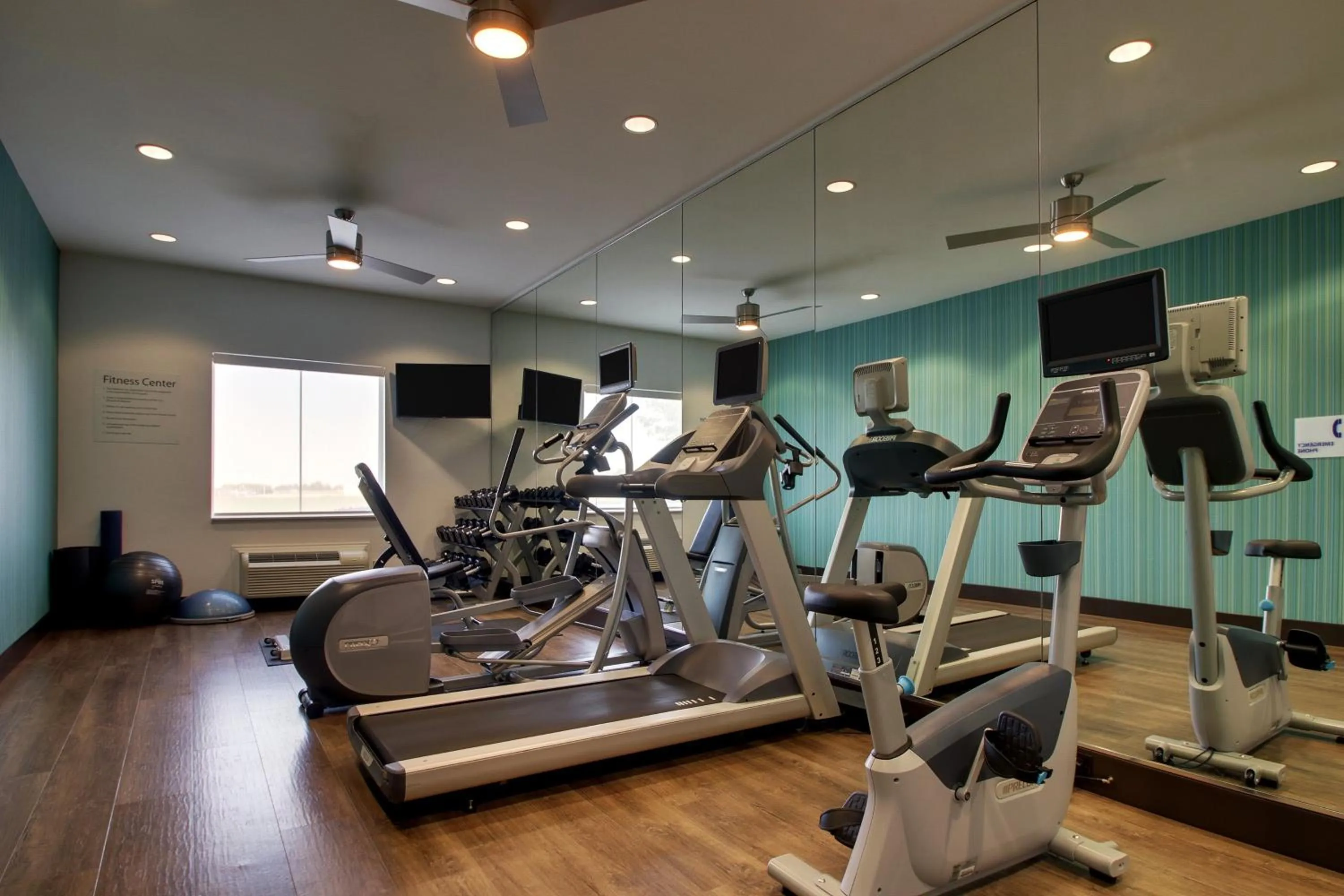 Fitness centre/facilities in Holiday Inn Express Vernon College Area Highway 287 by IHG