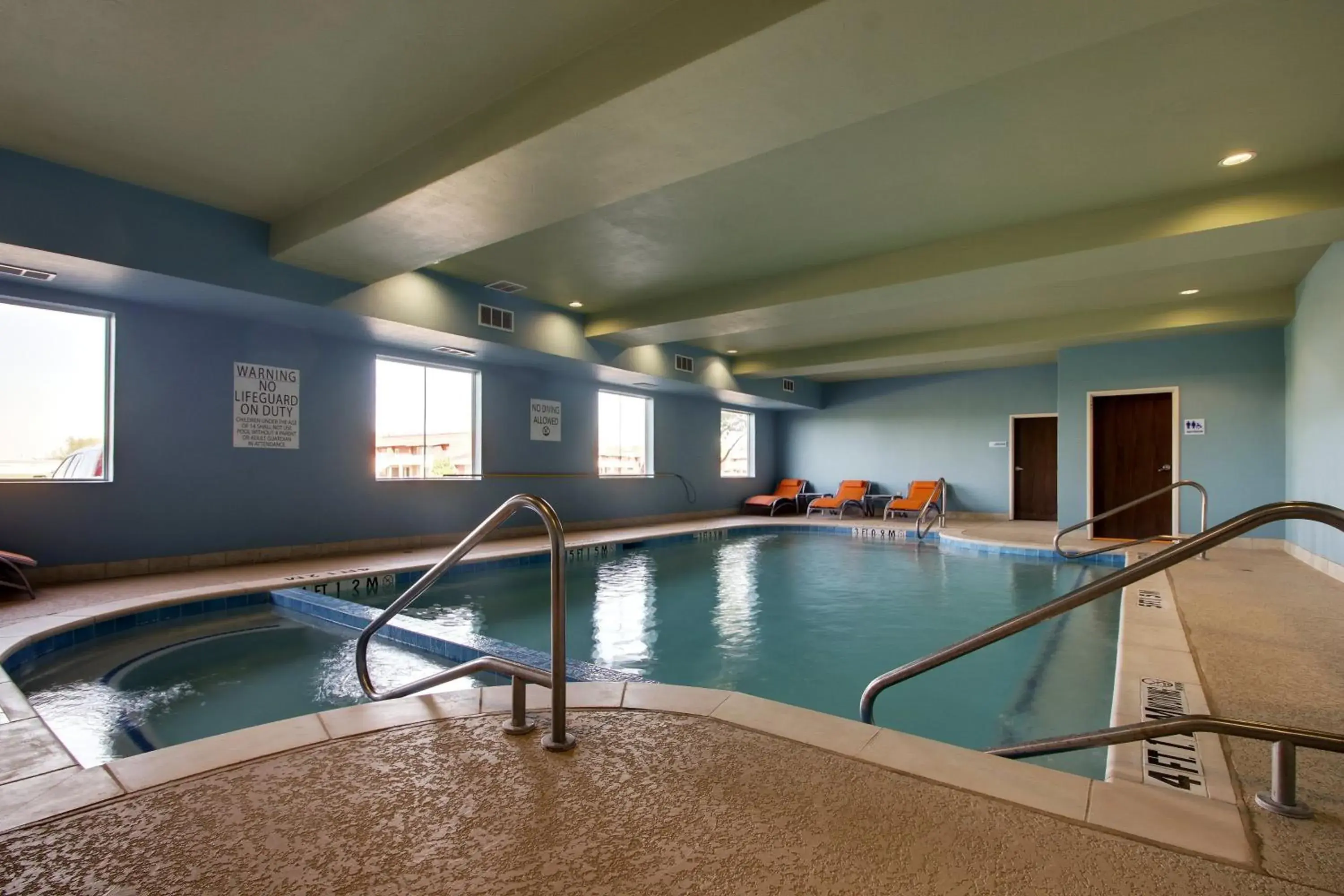 Swimming pool in Holiday Inn Express Vernon College Area Highway 287 by IHG Swimming pool in Holiday Inn Express Vernon College Area Highway 287 by IHG