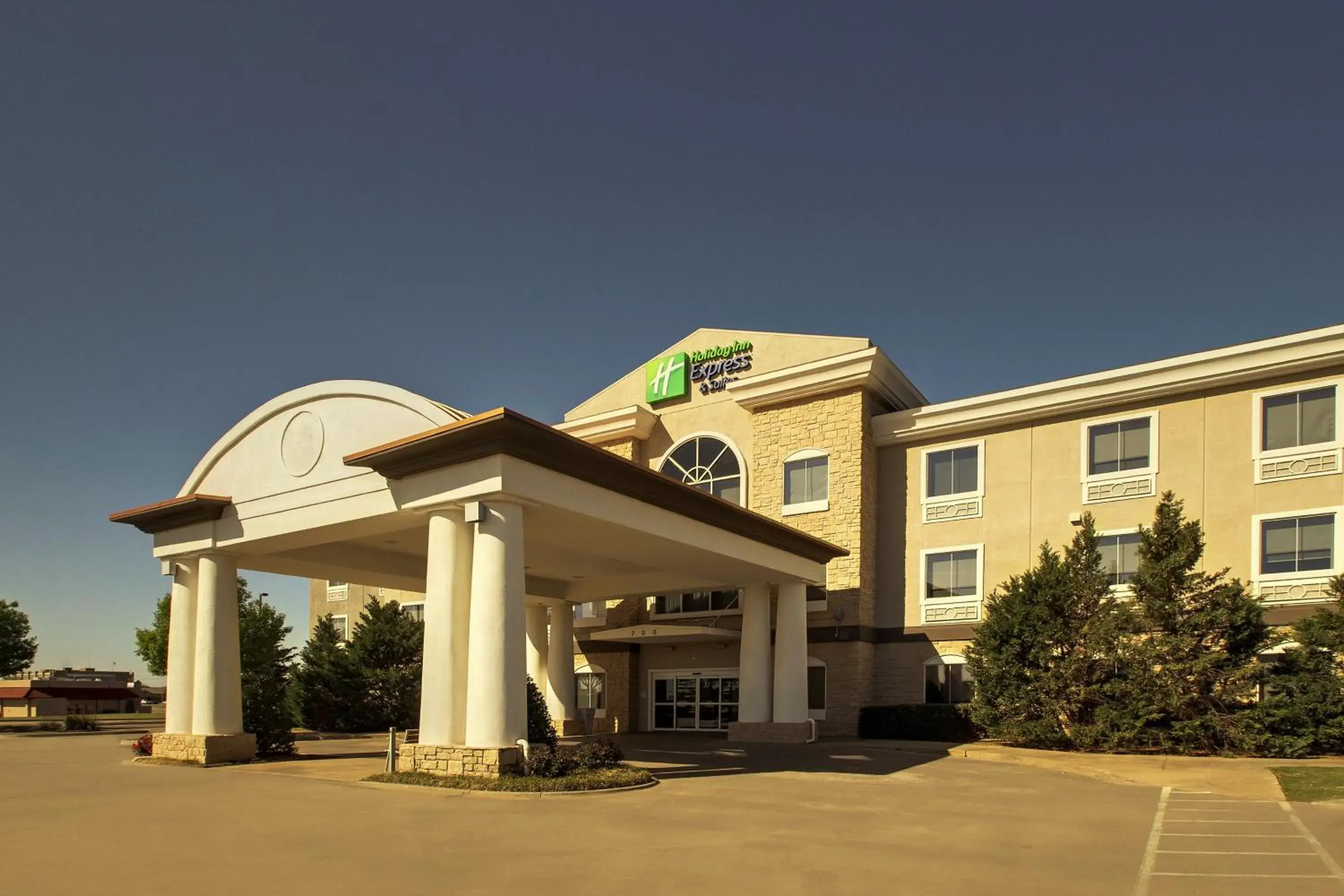 Property building in Holiday Inn Express Vernon College Area Highway 287 by IHG Property building in Holiday Inn Express Vernon College Area Highway 287 by IHG