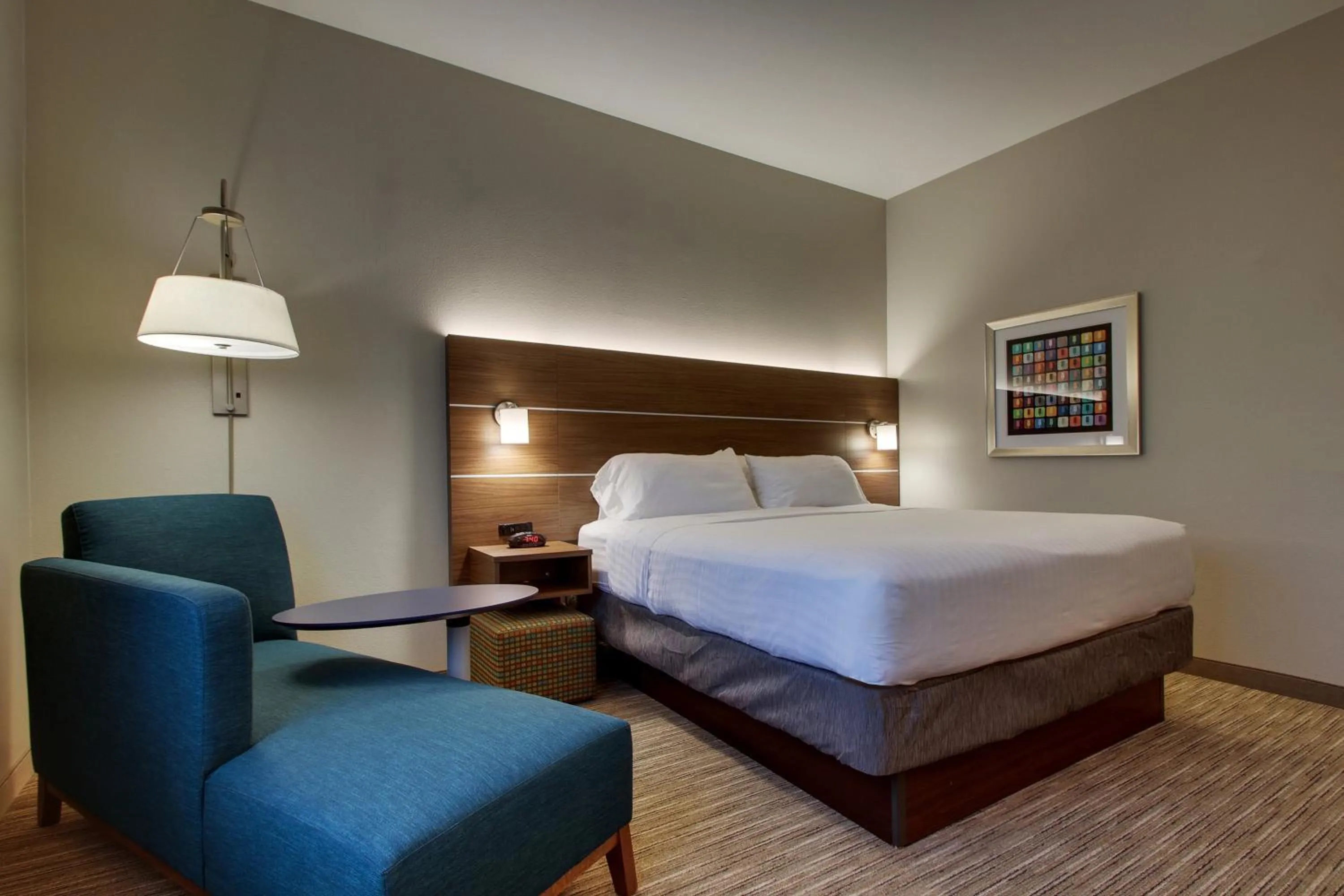 Photo of the whole room, Bed in Holiday Inn Express Vernon College Area Highway 287 by IHG