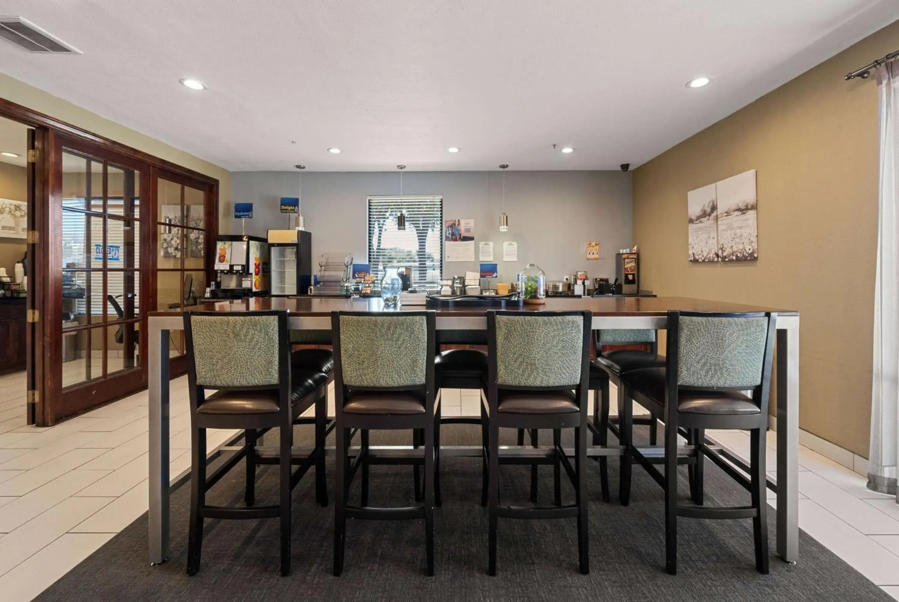 Property building in Best Western Round Rock Property building in Best Western Round Rock