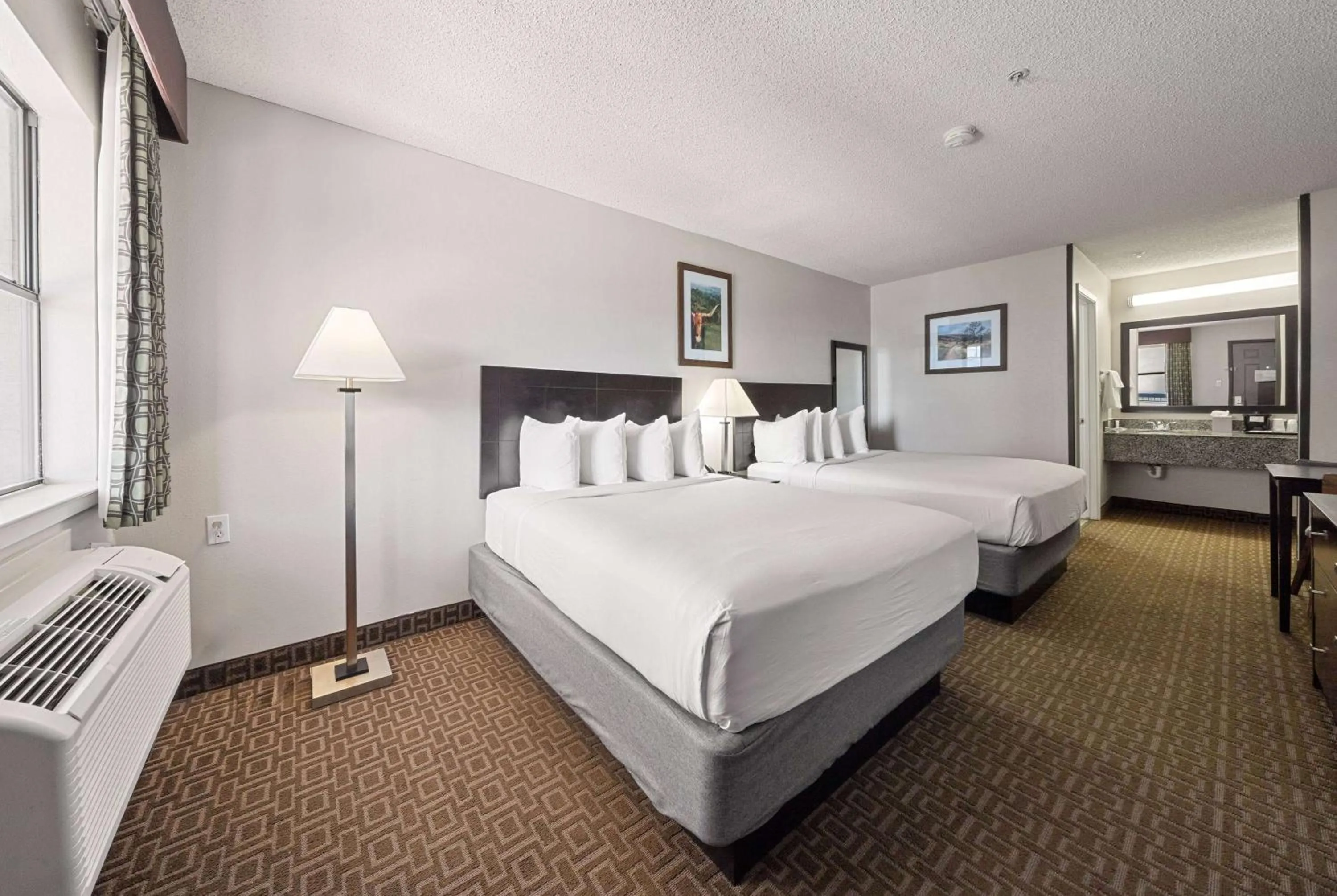 Photo of the whole room, Bed in Best Western Round Rock