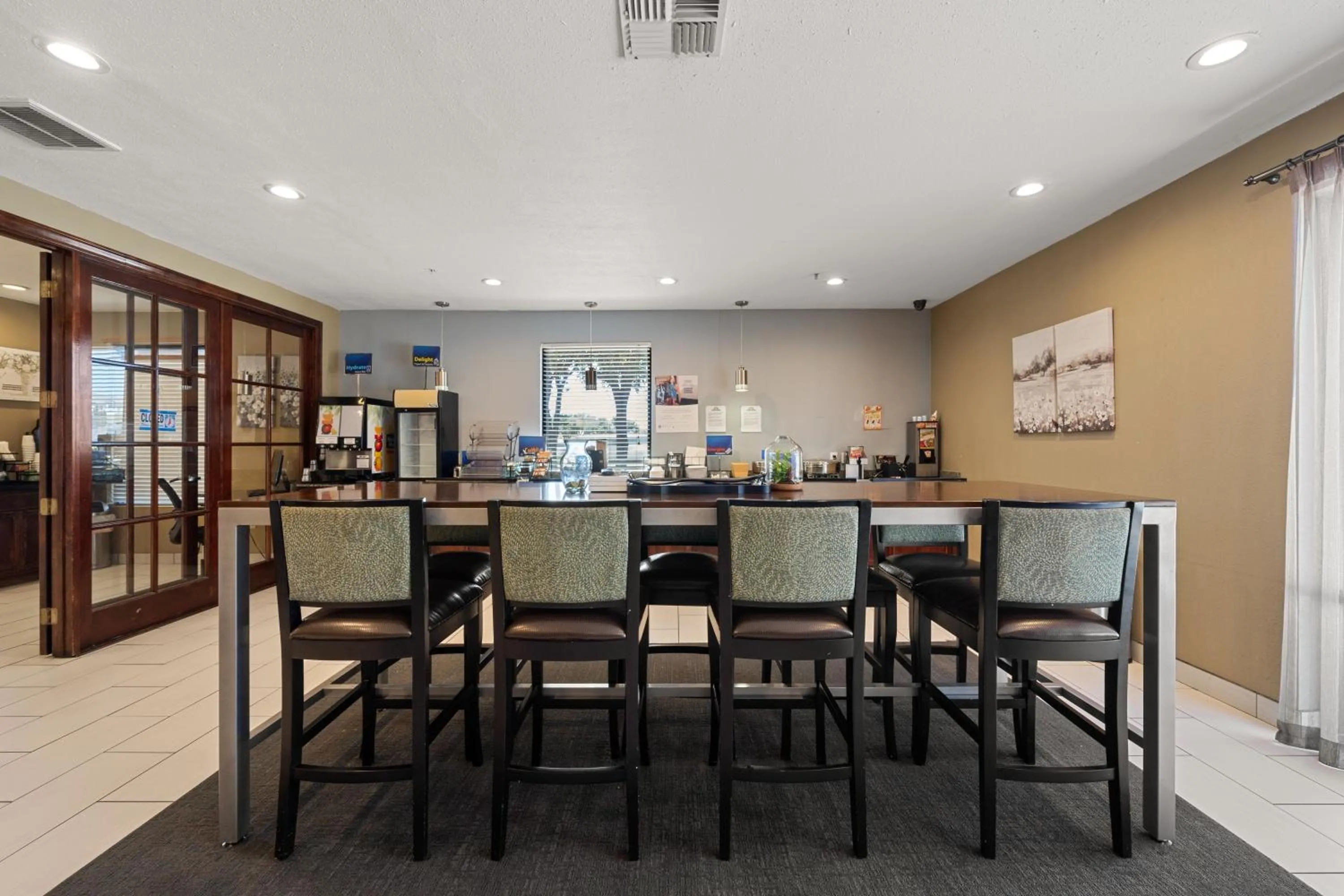 Dining area in Best Western Round Rock