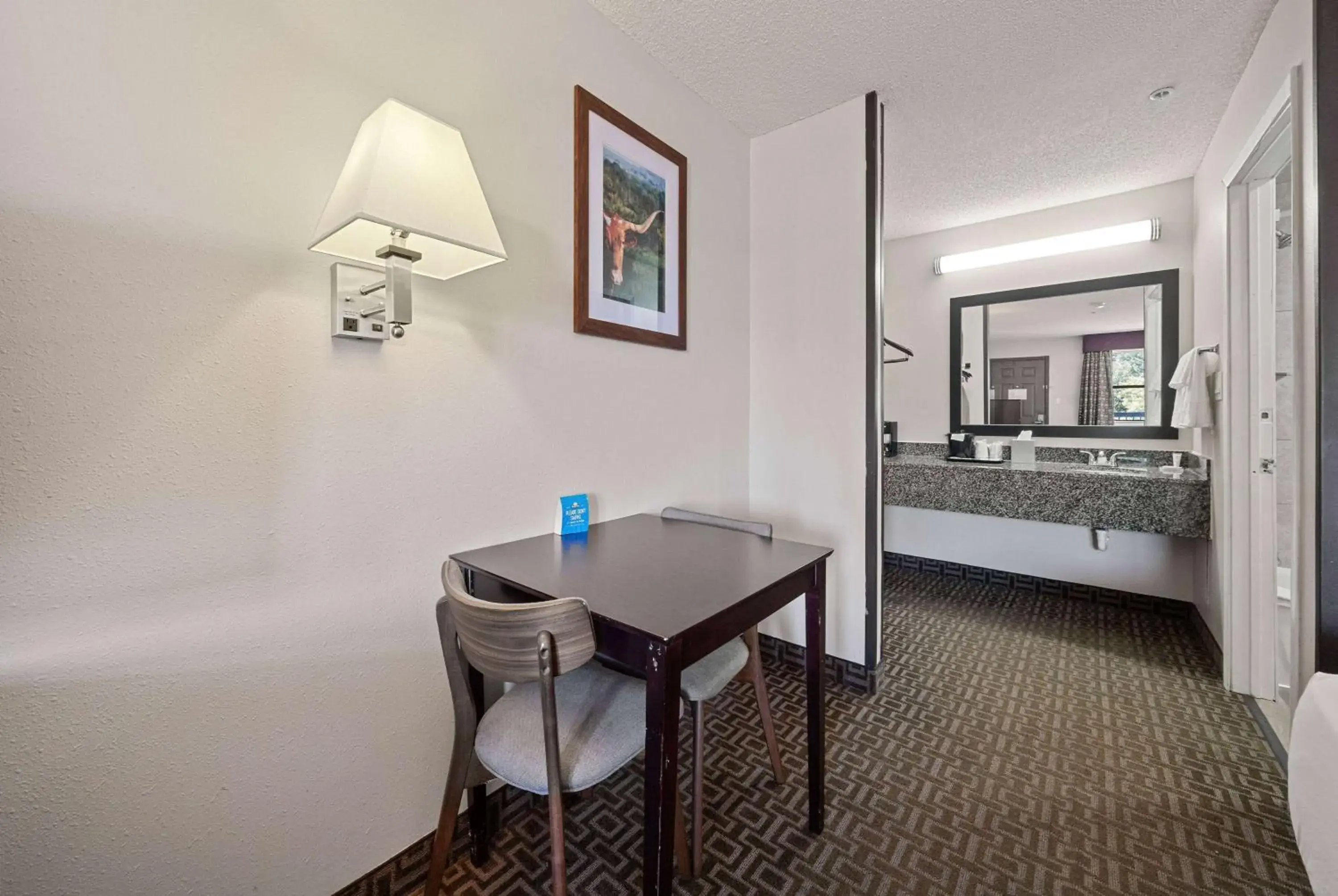 Photo of the whole room, Bed in Best Western Round Rock Photo of the whole room, Bed in Best Western Round Rock