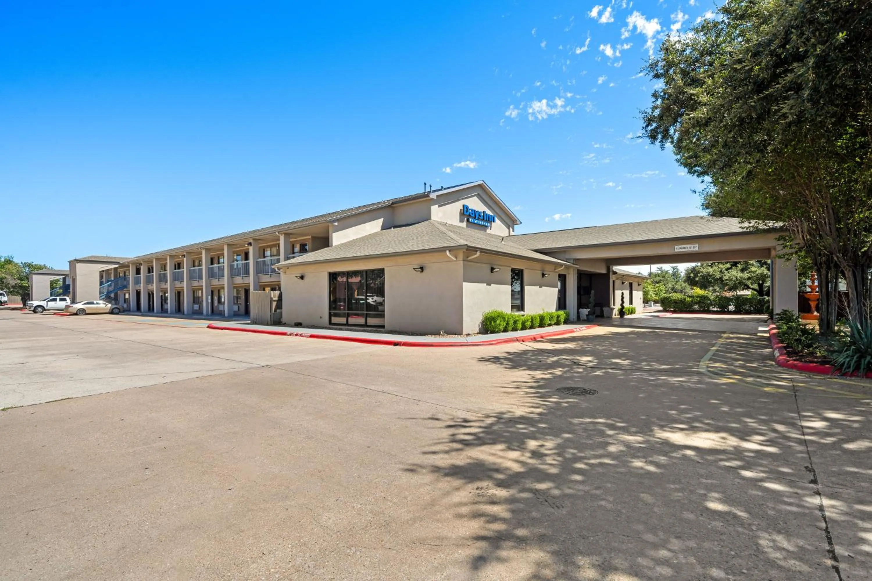 Property building in Best Western Round Rock