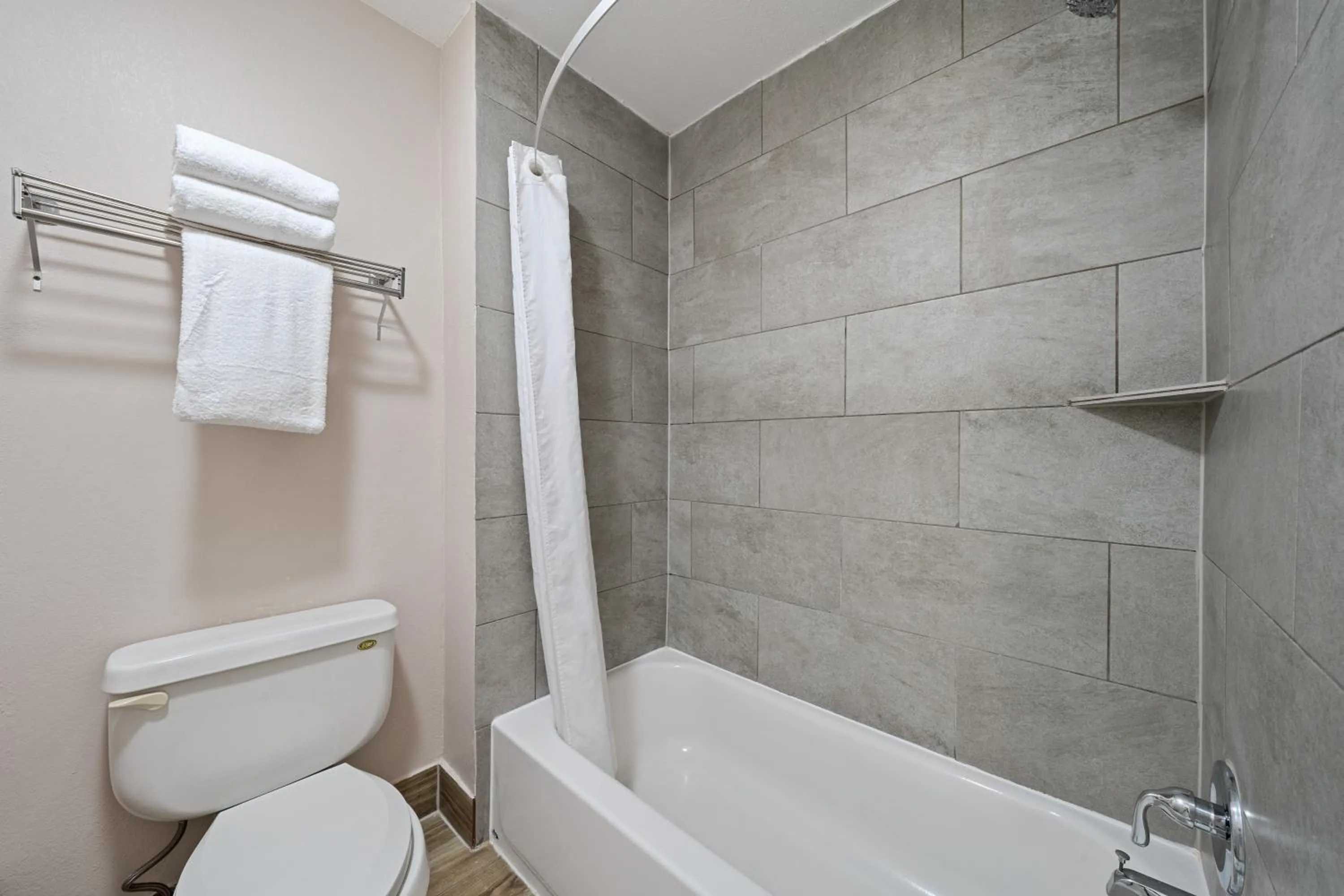 Toilet in Best Western Round Rock