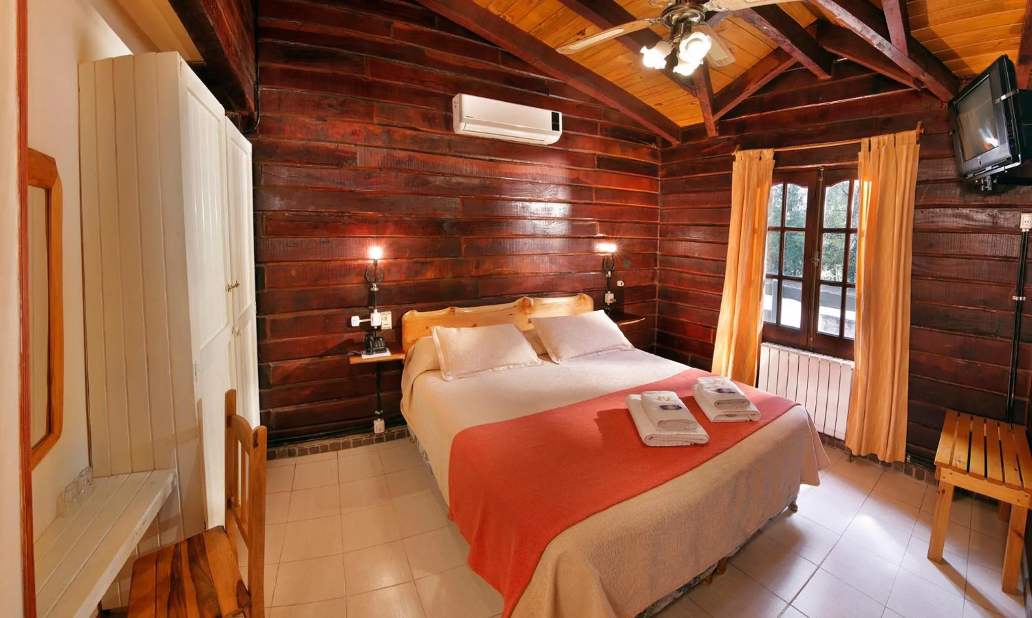Photo of the whole room, Bed in Posada Pfullendorf - Adults Only