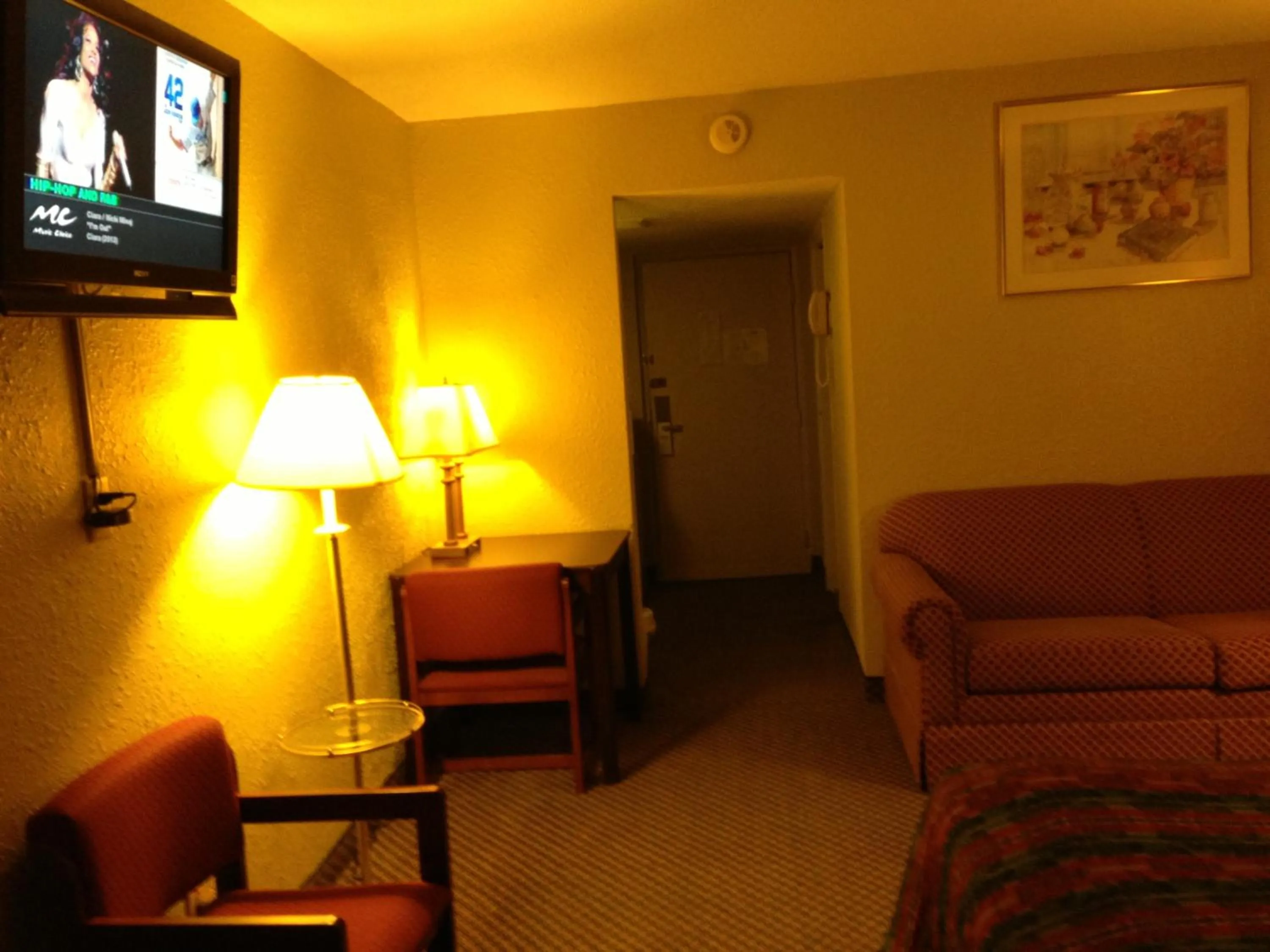 Seating Area in Americas Best Value Inn Macomb