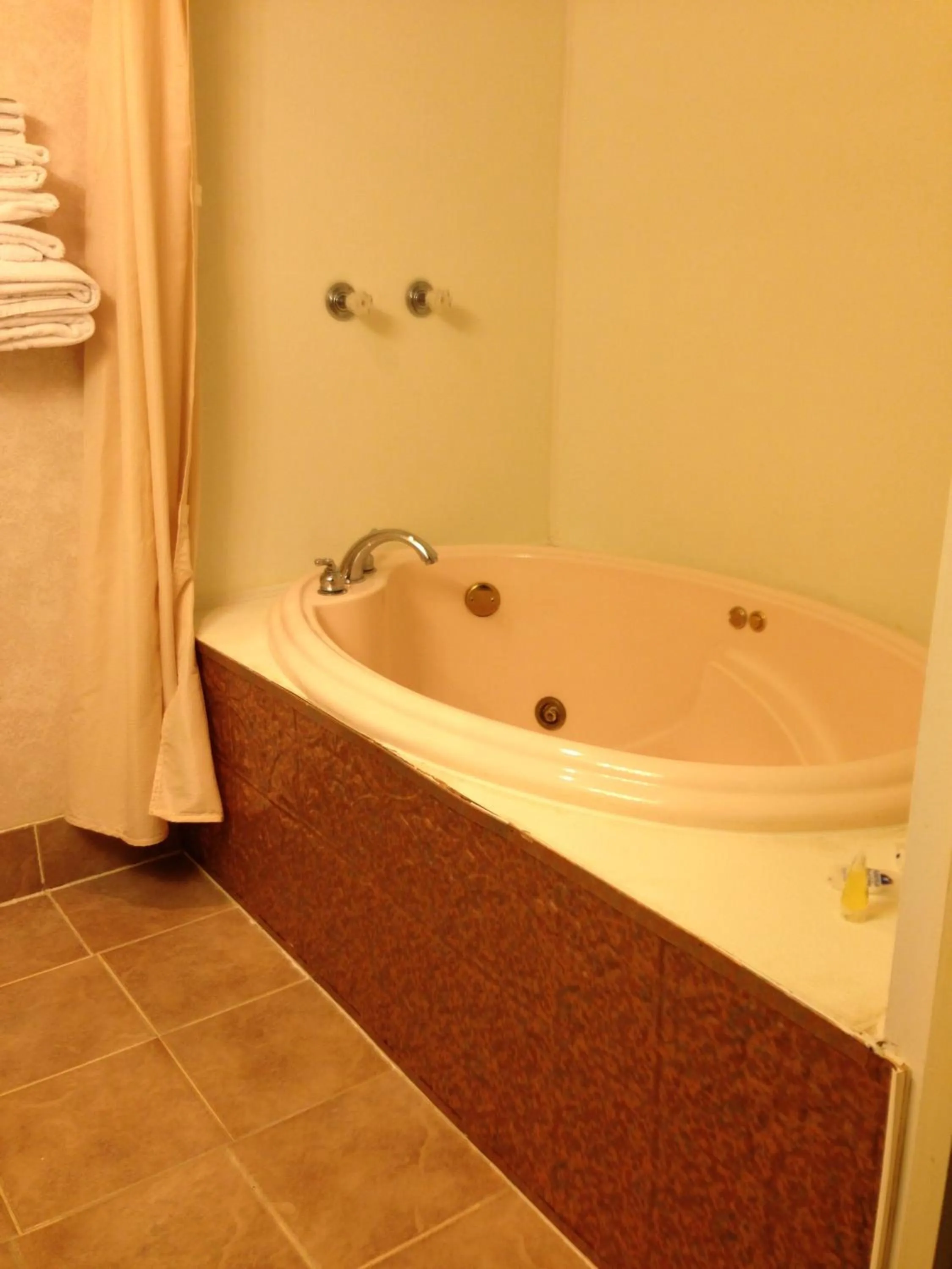 Americas Best Value Inn Macomb