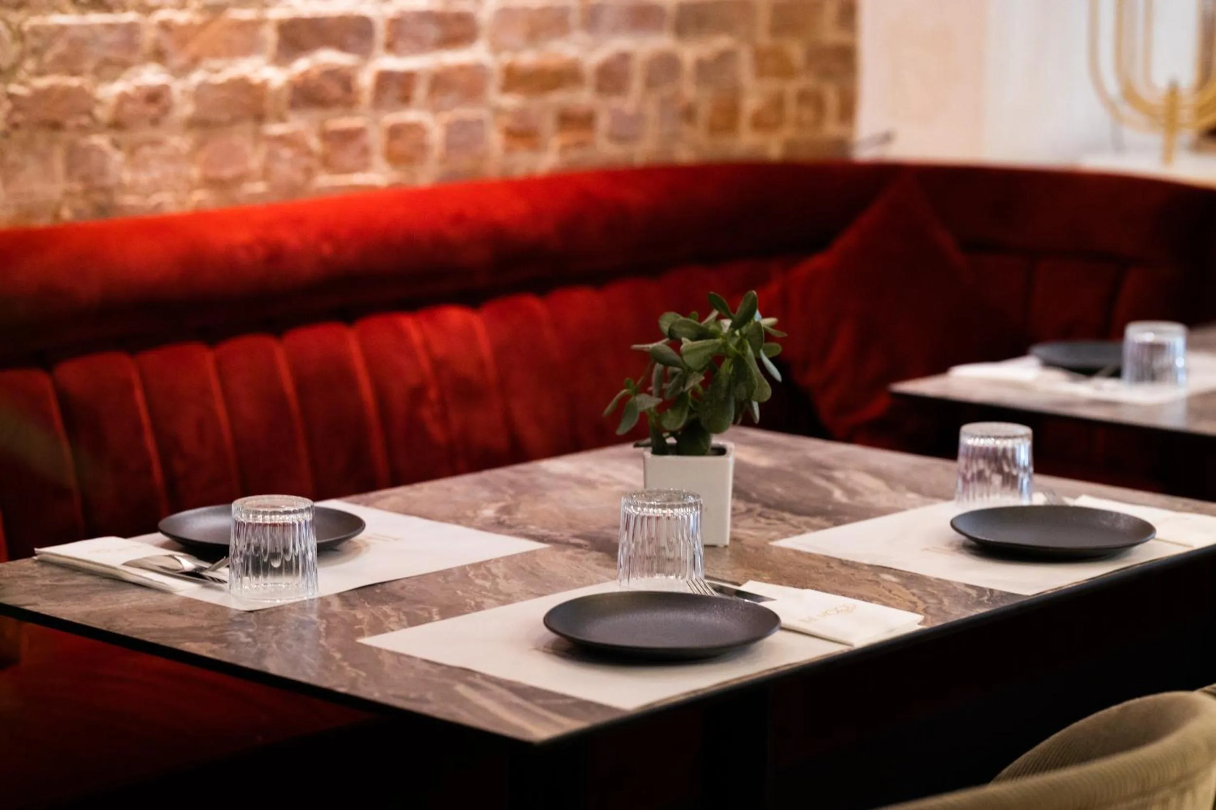 Restaurant/places to eat in The Mood Luxury Rooms