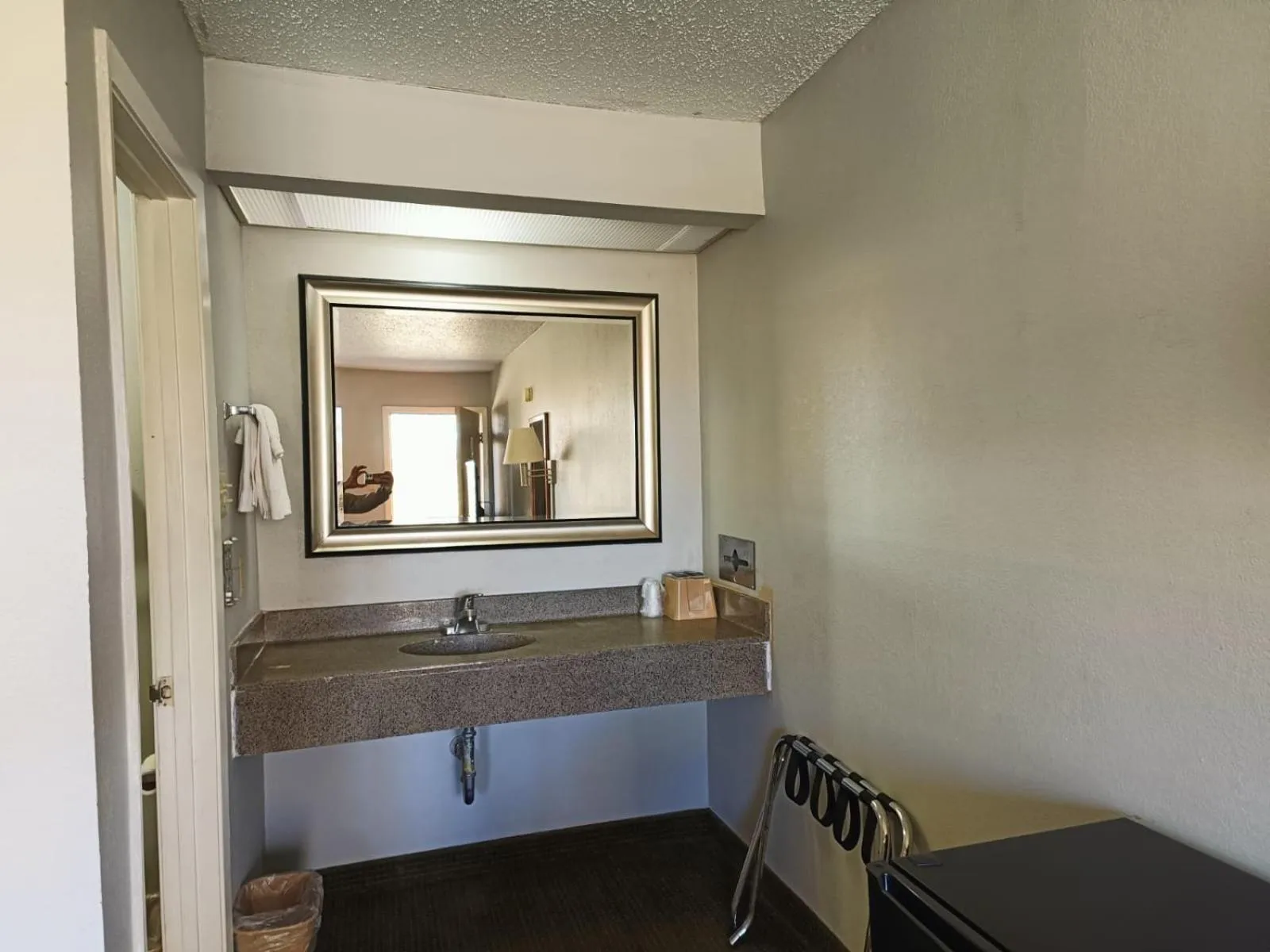 Bathroom in Executive Inn by OYO Kilgore North