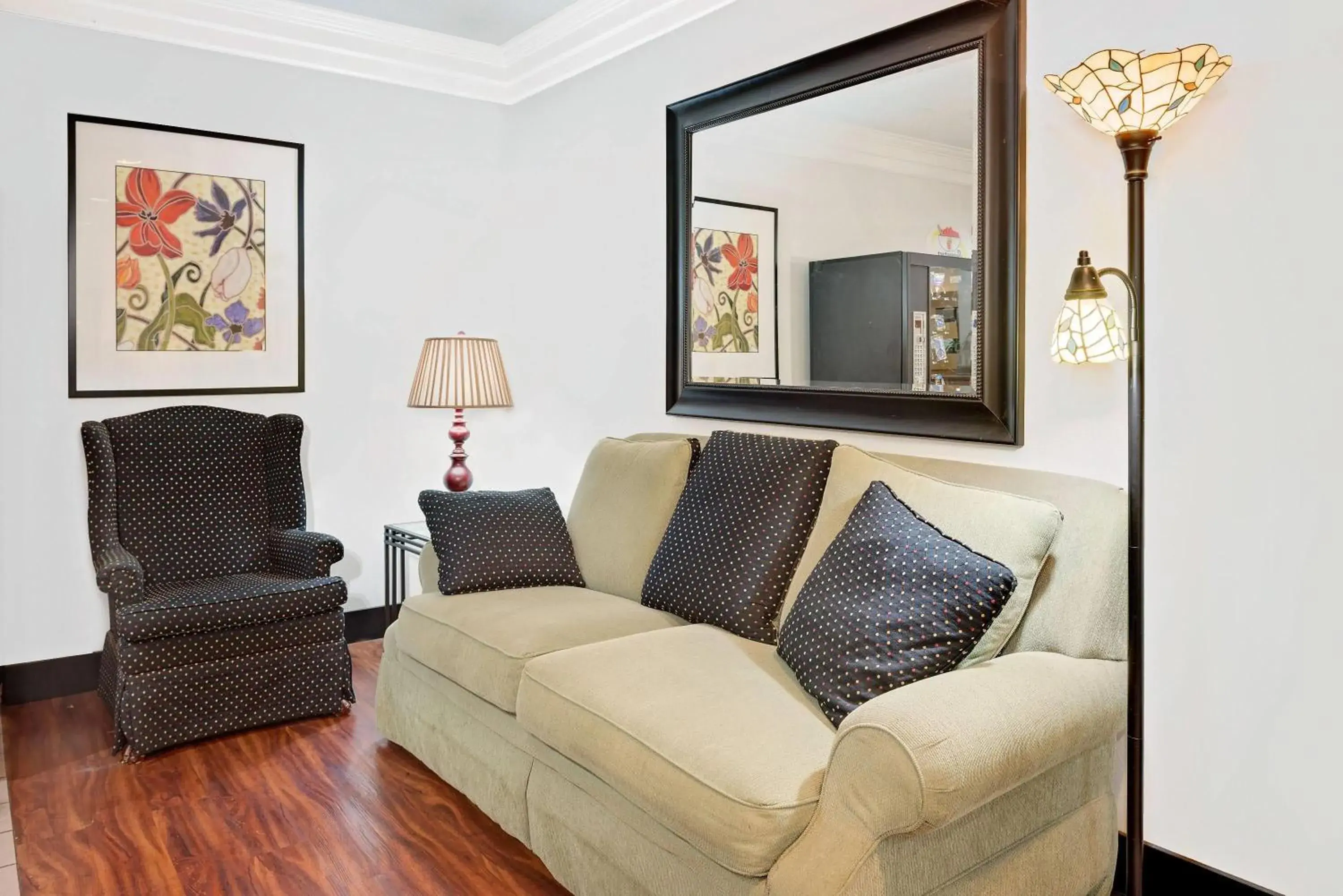 Lobby or reception in Super 8 by Wyndham Metropolis Lobby or reception in Super 8 by Wyndham Metropolis