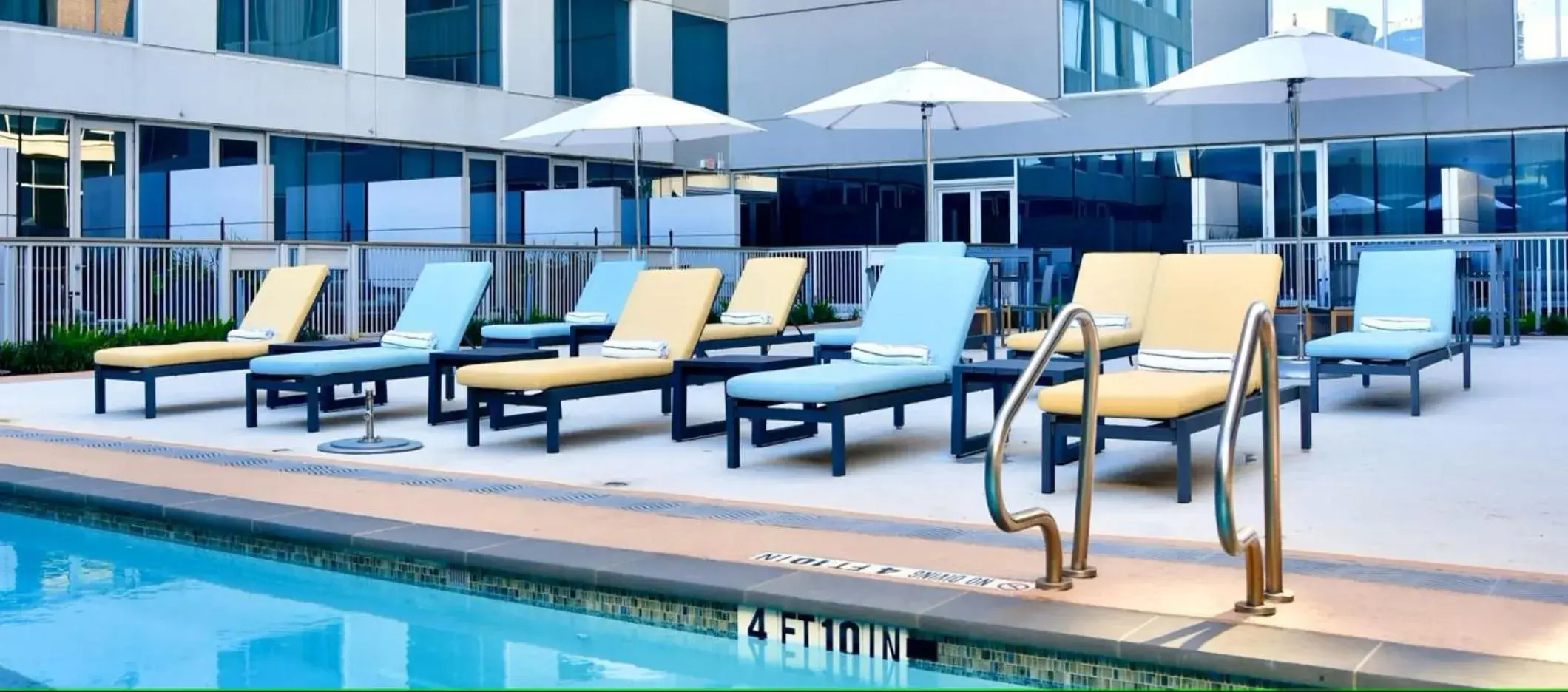 Swimming pool in InterContinental Houston by IHG Swimming pool in InterContinental Houston by IHG