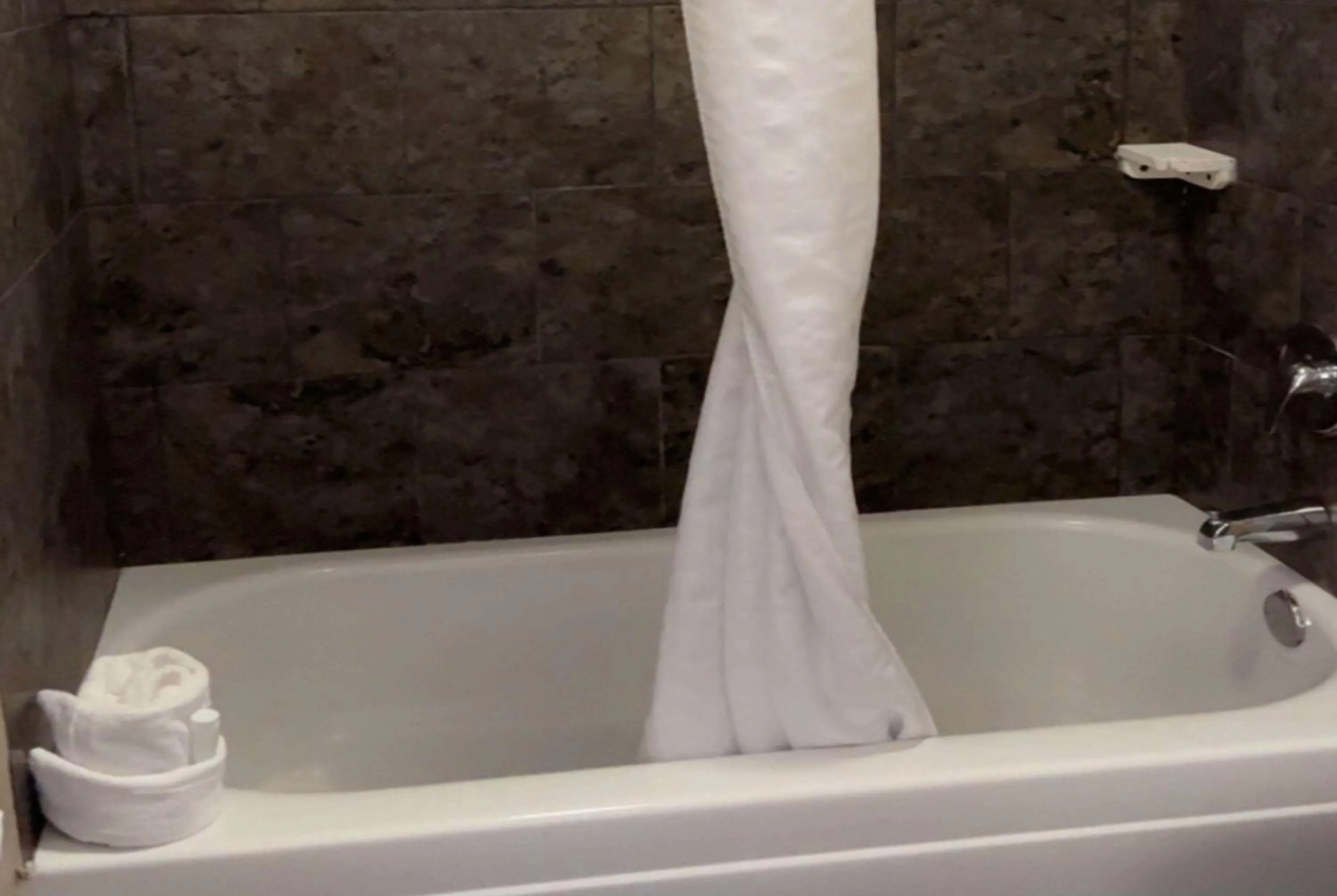 TV and multimedia in Days Inn & Suites by Wyndham Springfield on I-44