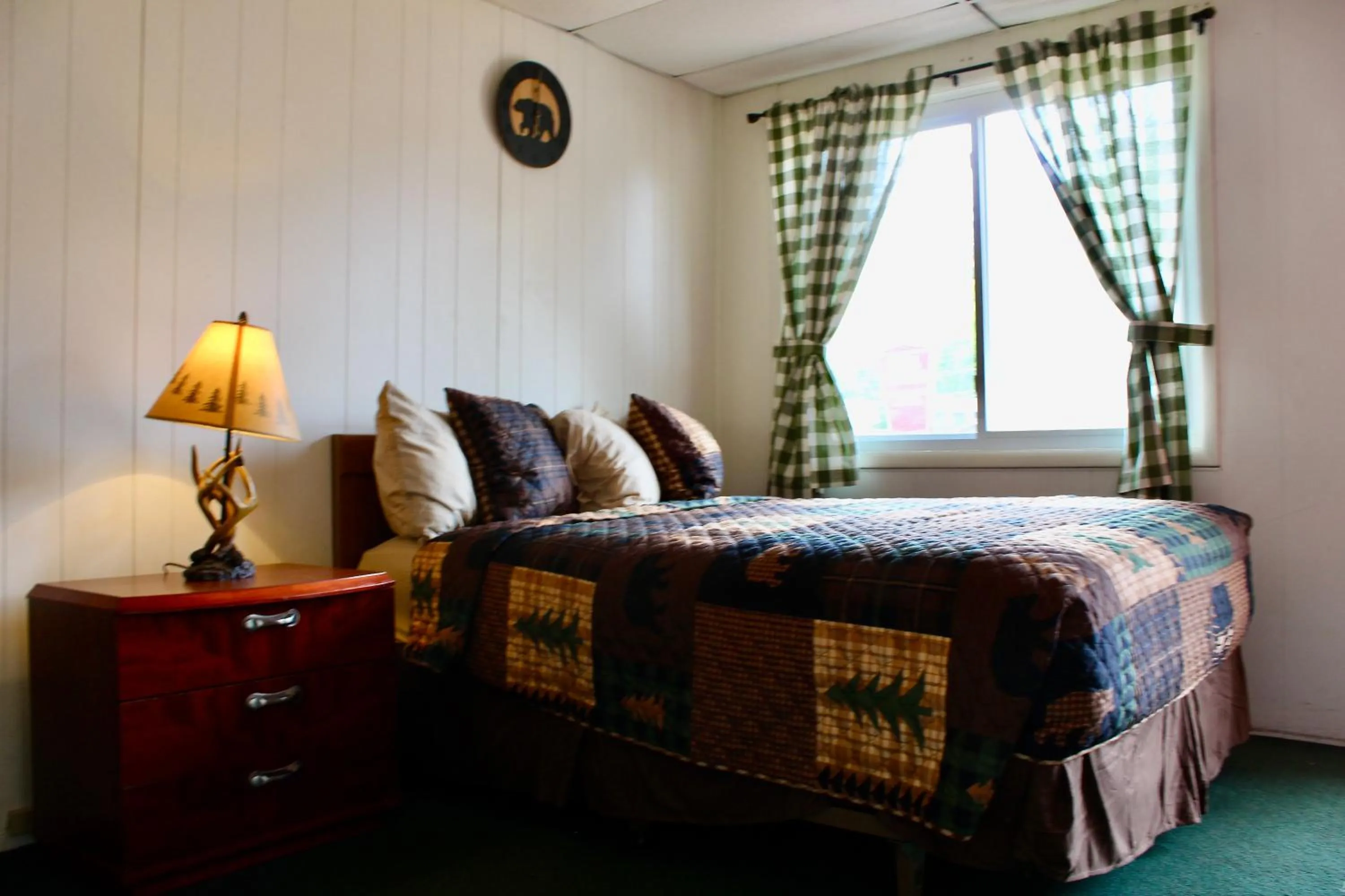 Bedroom, Bed in Motel Montreal