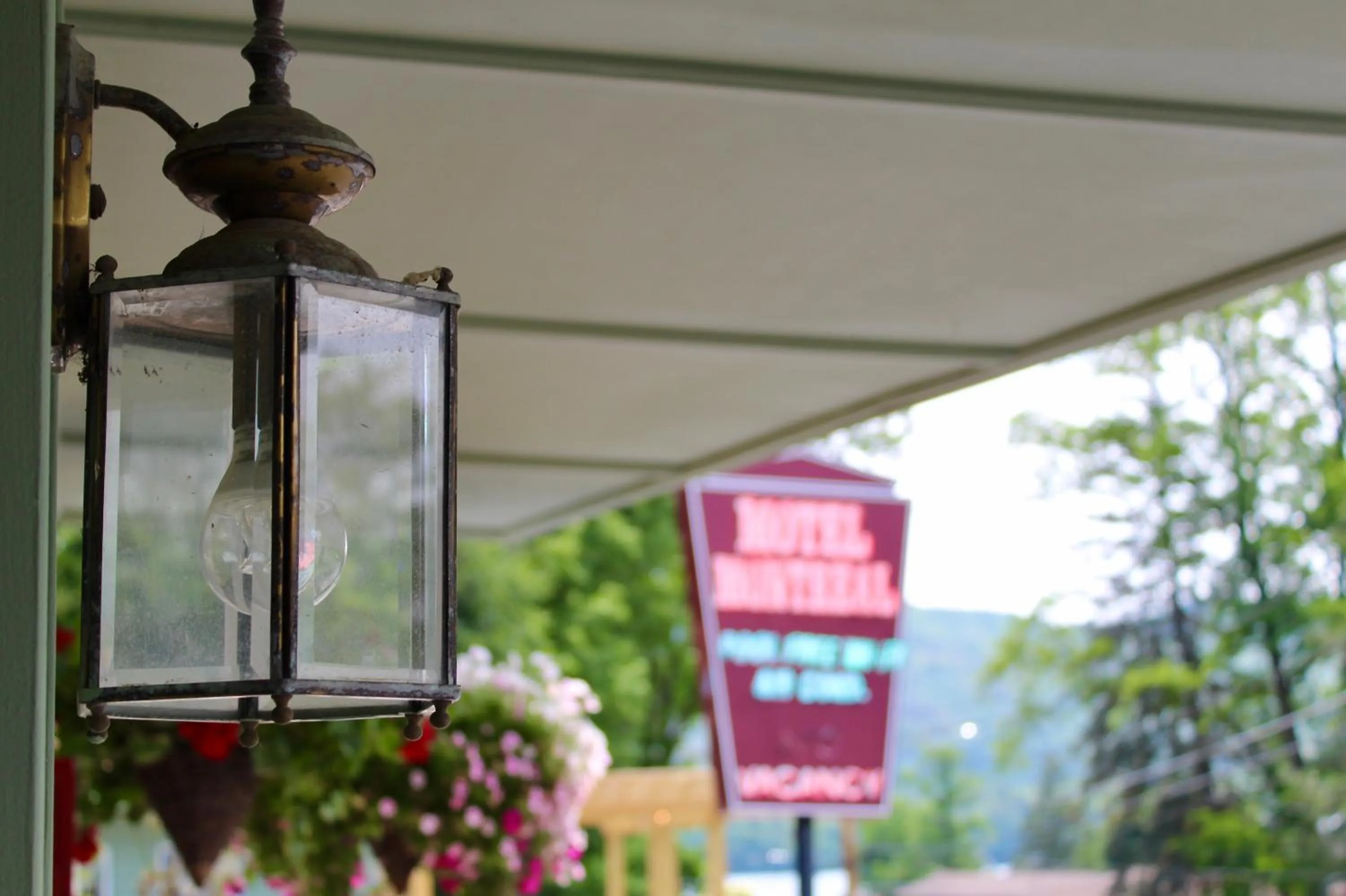 Facade/entrance in Motel Montreal